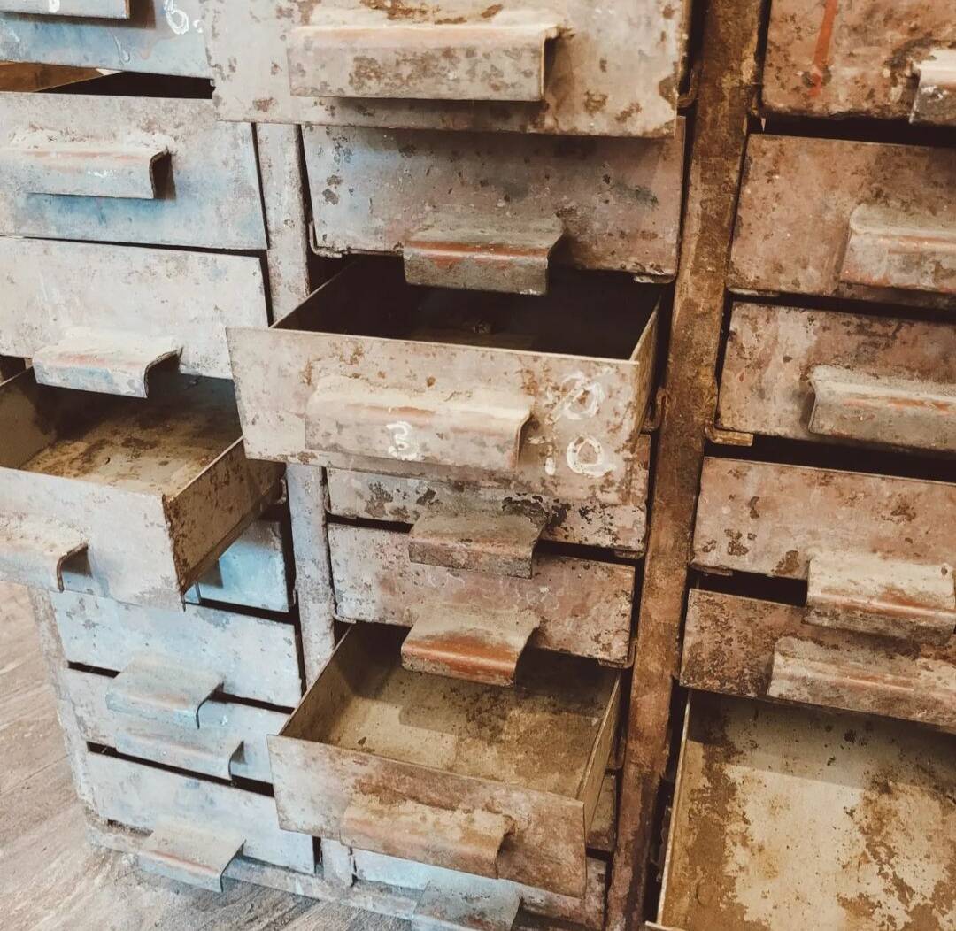 Workshop furniture - 32 drawers