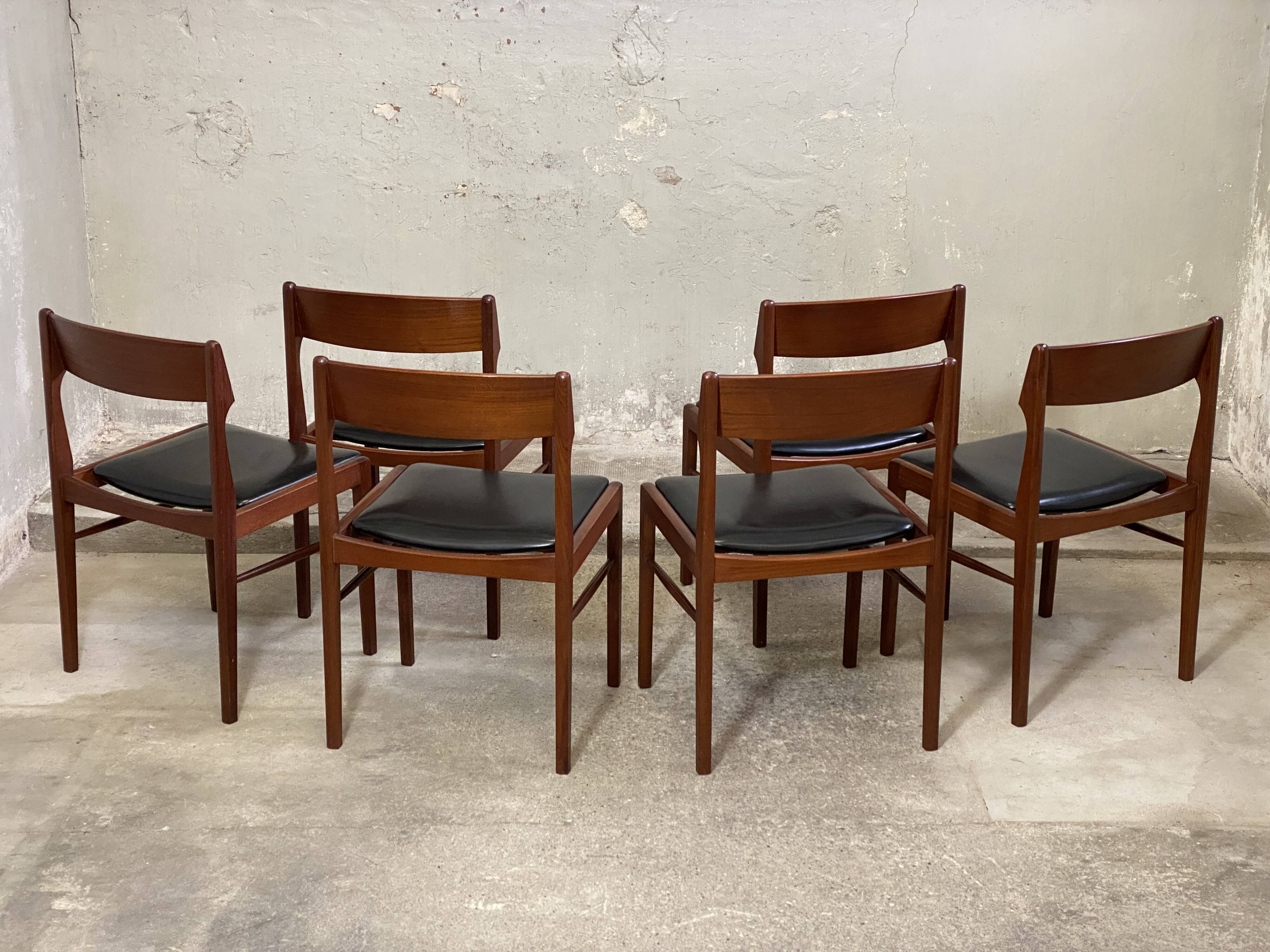 6 Scandinavian Scandinavian Scantic Mobelvaerk chairs