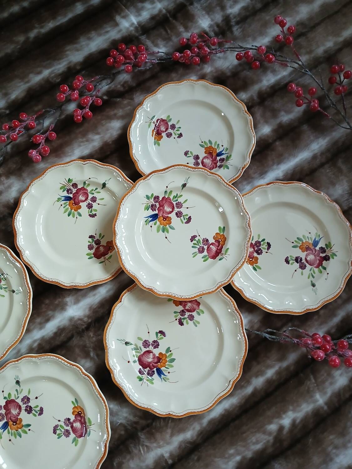 10 vintage Longchamp dinner plates