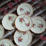 10 vintage Longchamp dinner plates