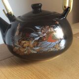 Teapot and cups