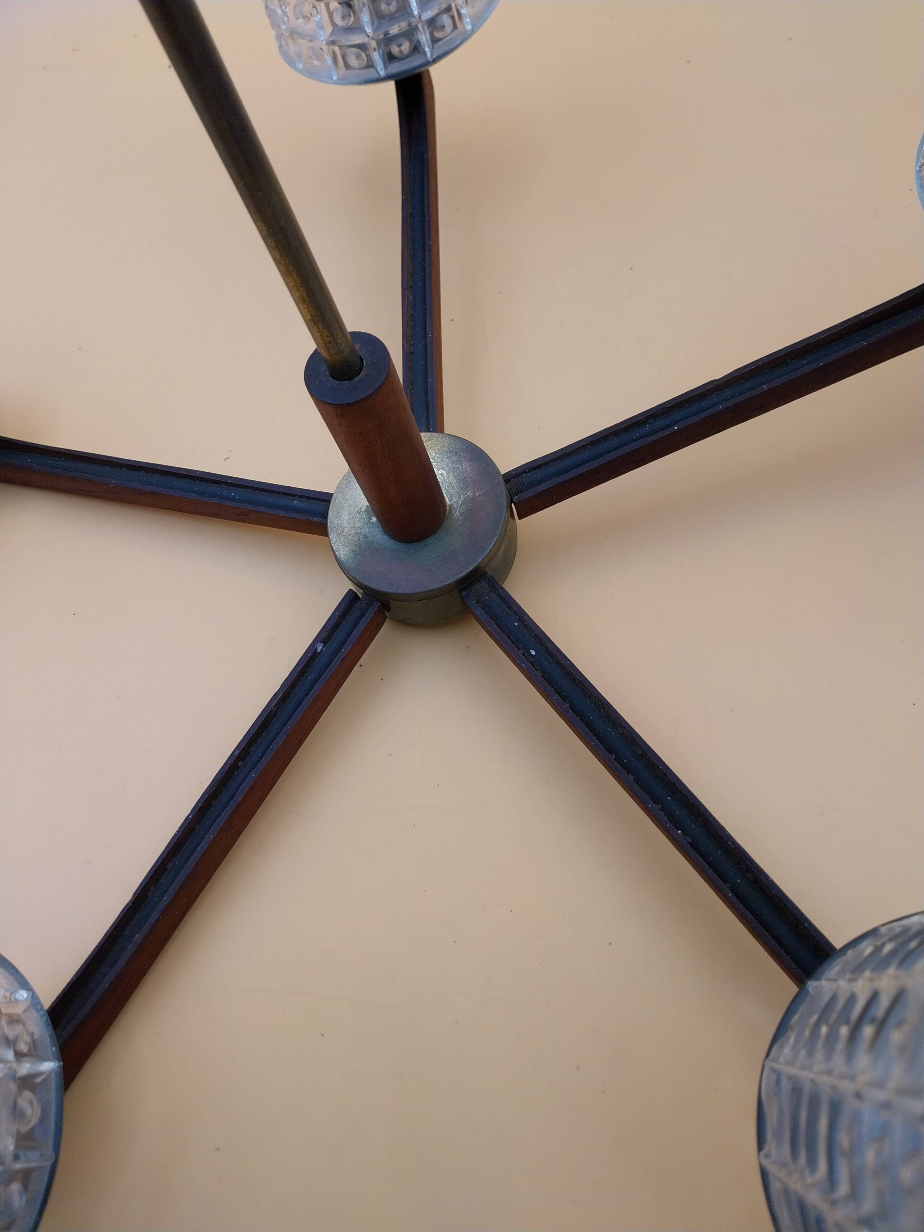 Chandelier with 5 branches in teak and brass, Scandinavian design.