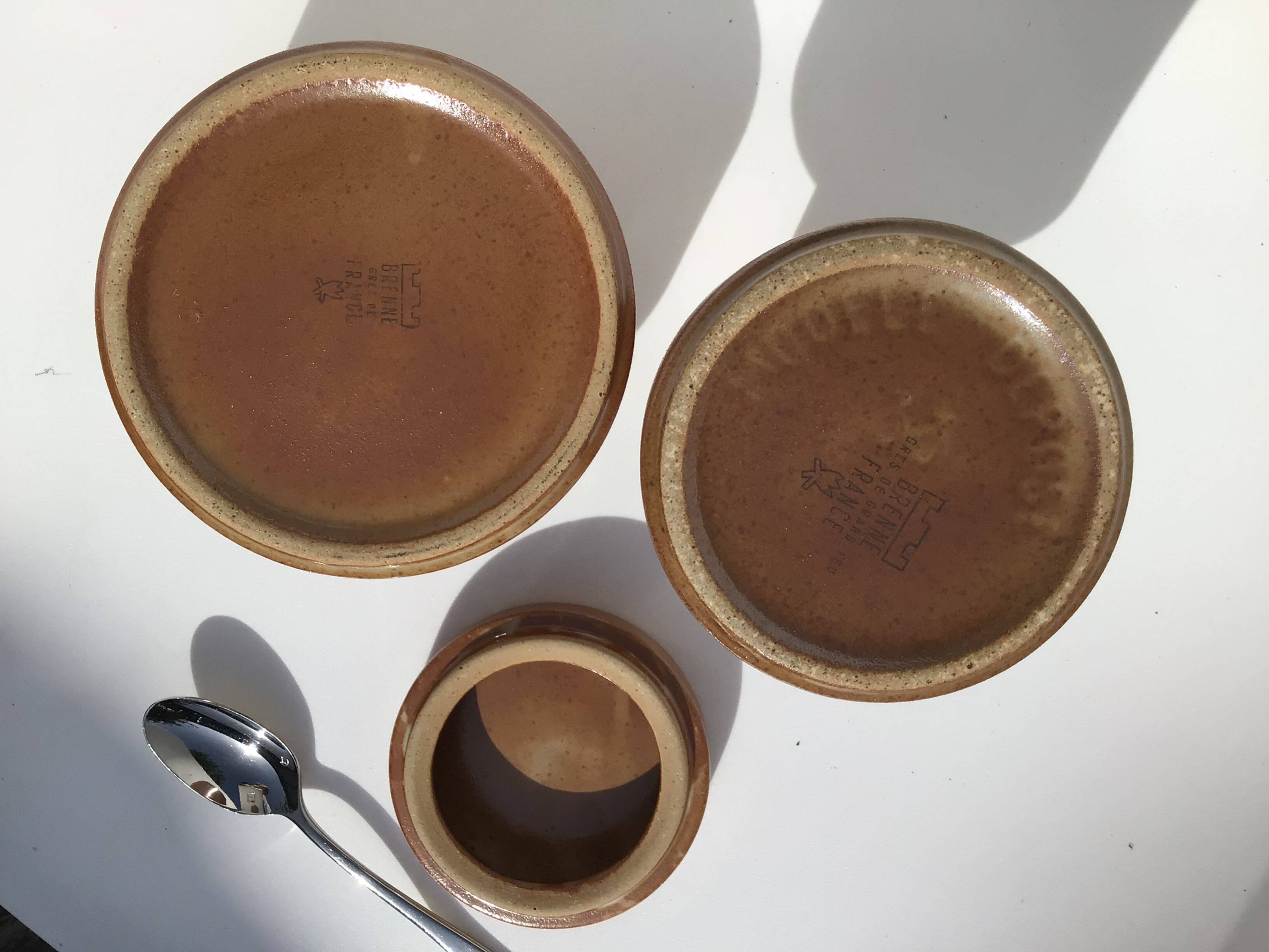 Benne stoneware sugar bowl and matching milk jug