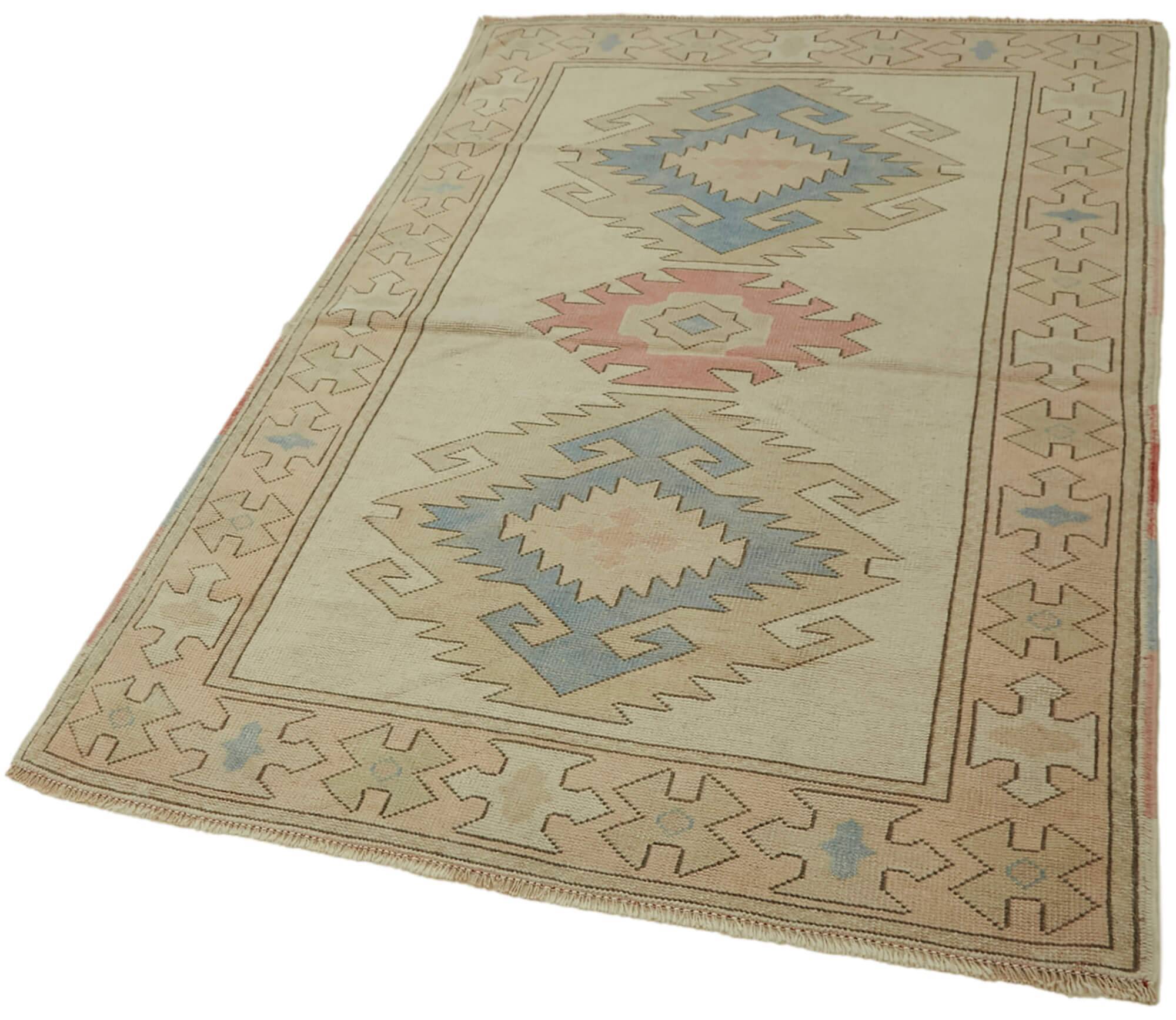 Turkish Vintage Anatolian Rug 126 cm x 202 cm