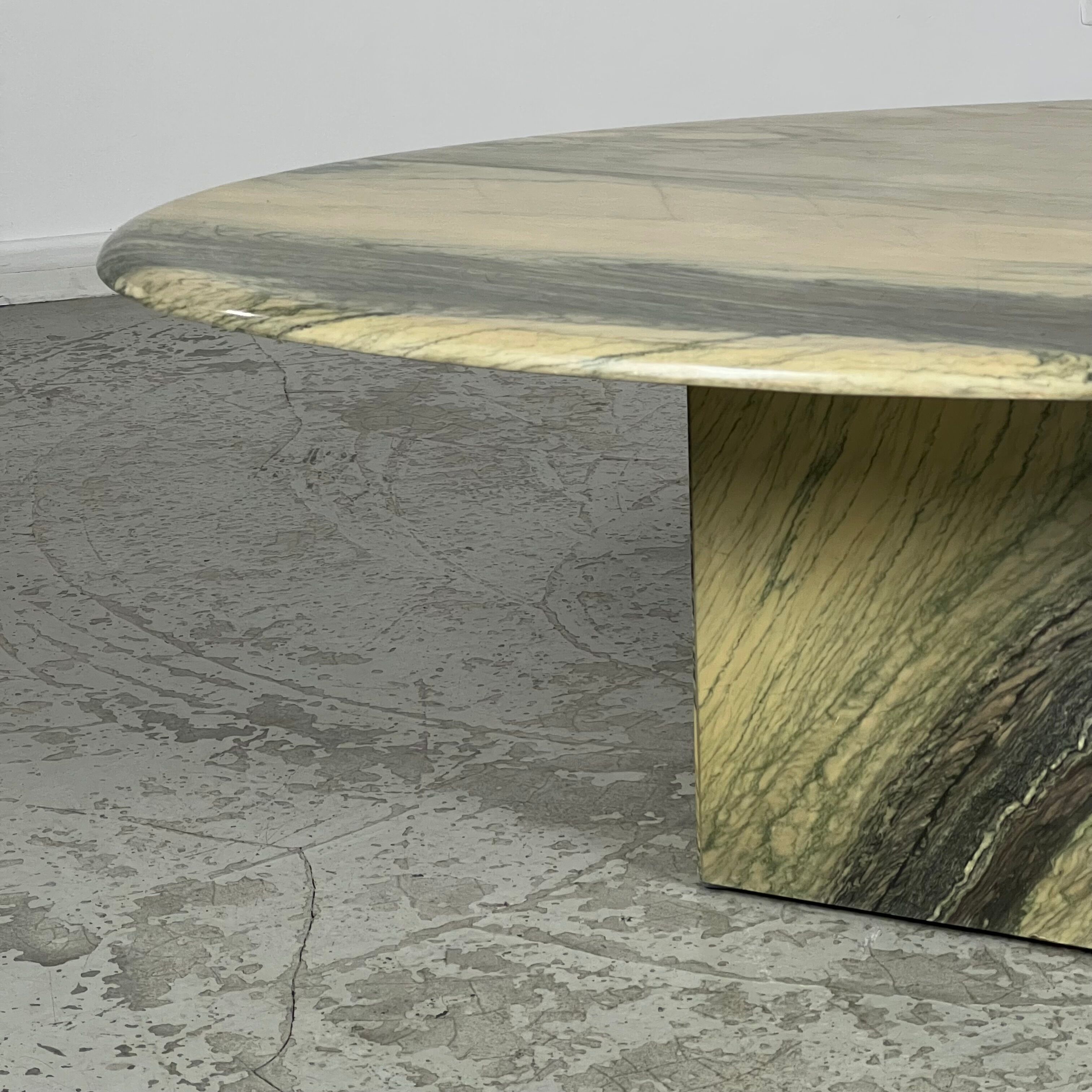 Table basse en marbre vert d'Estours années 70