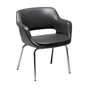 Kilta chairs by Olli Mannermaa in elephant grey, modern Scandinavian mid-century.