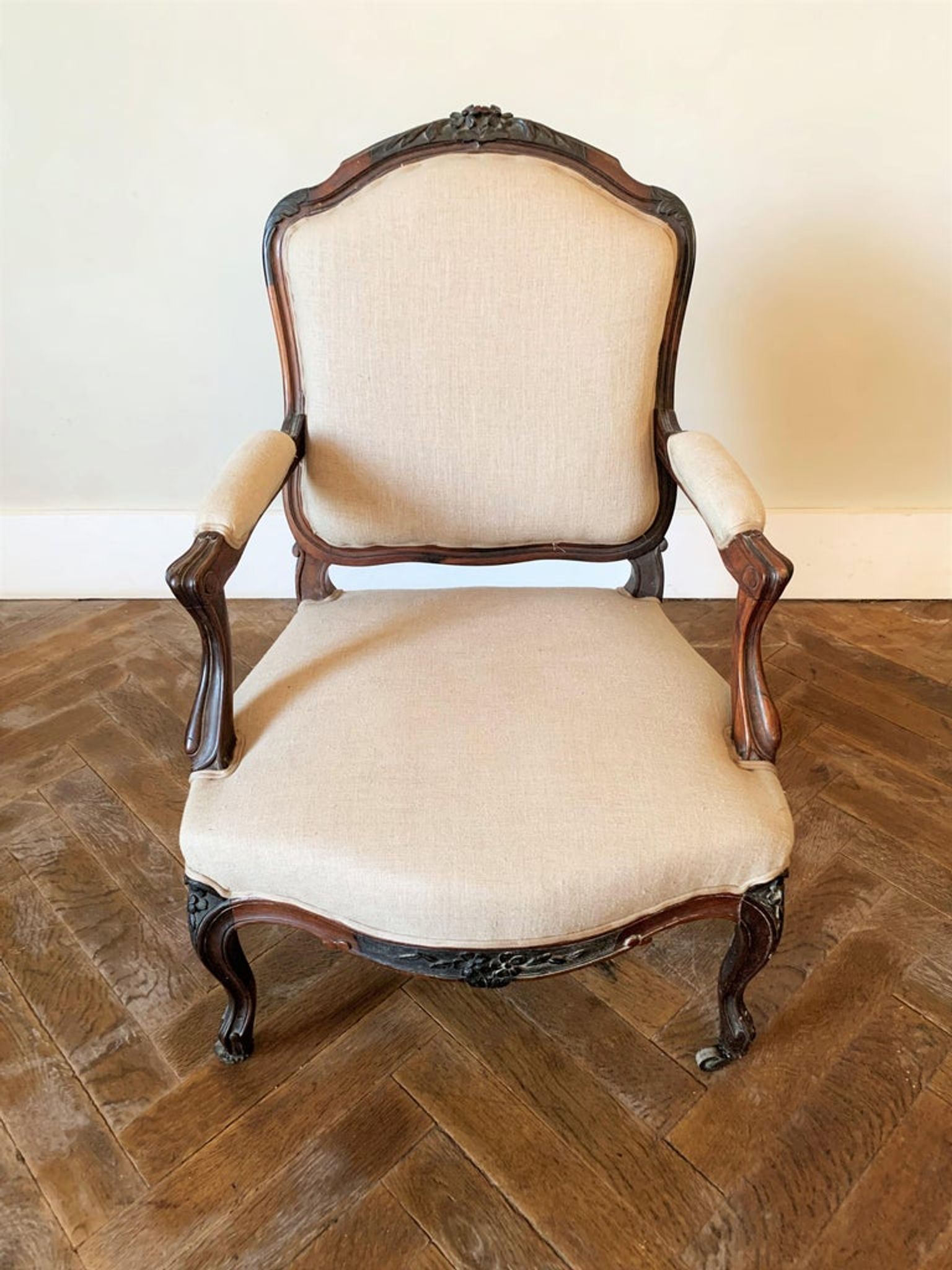 Fauteuil à la reine, style Louis XV, XIXème siècle