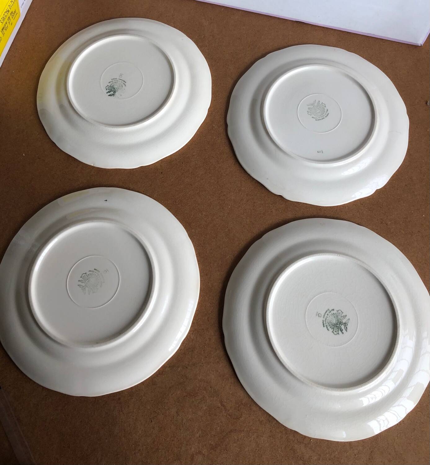 4 Villeroy and Boch cream white dessert plates