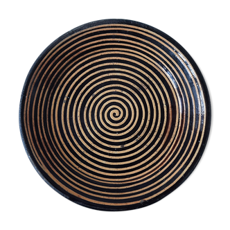 Assiette en terre cuite avec spirale