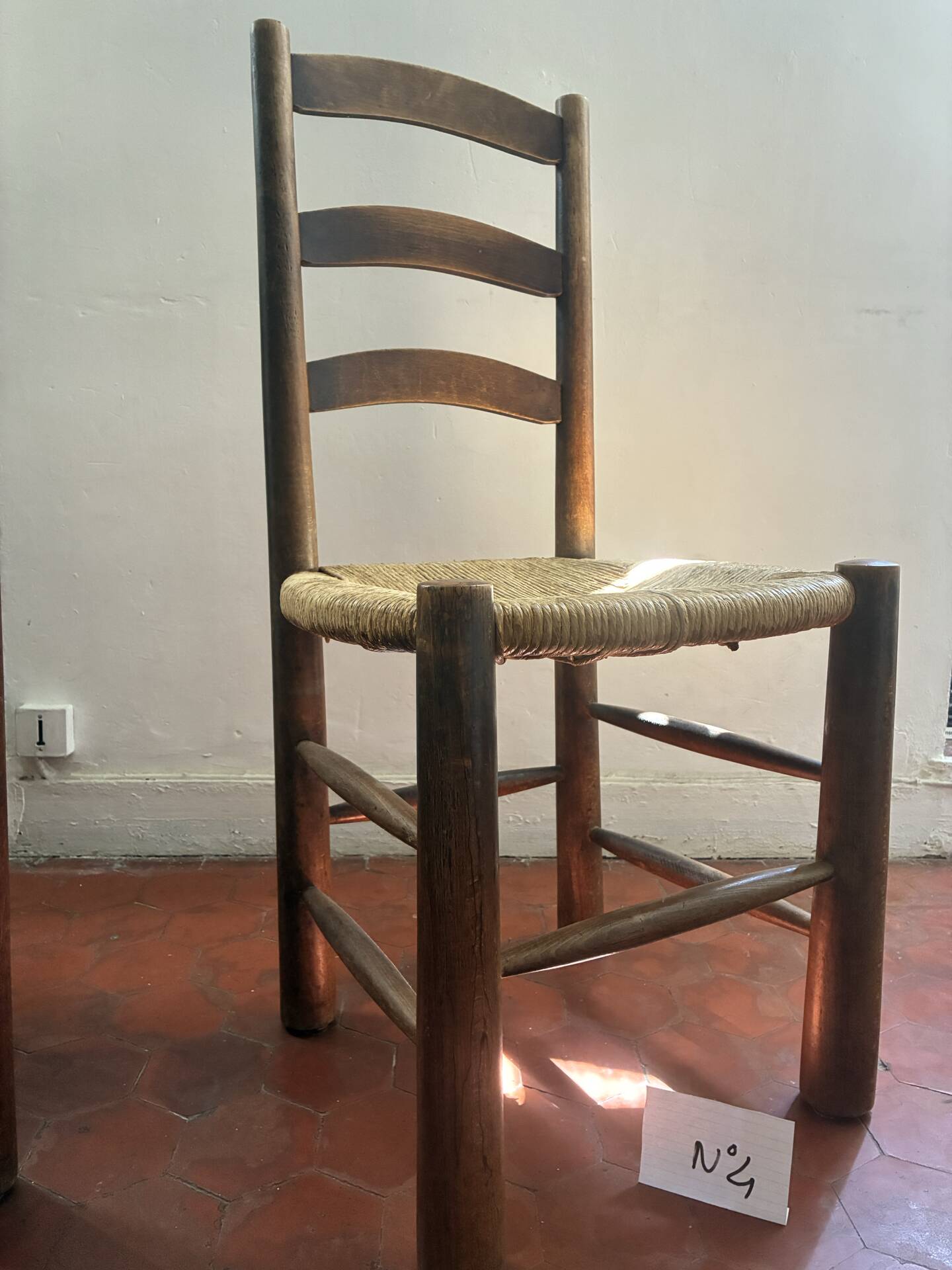 4 chairs assigned to Georges Robert