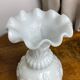 Vase de Portieux en opaline blanche 