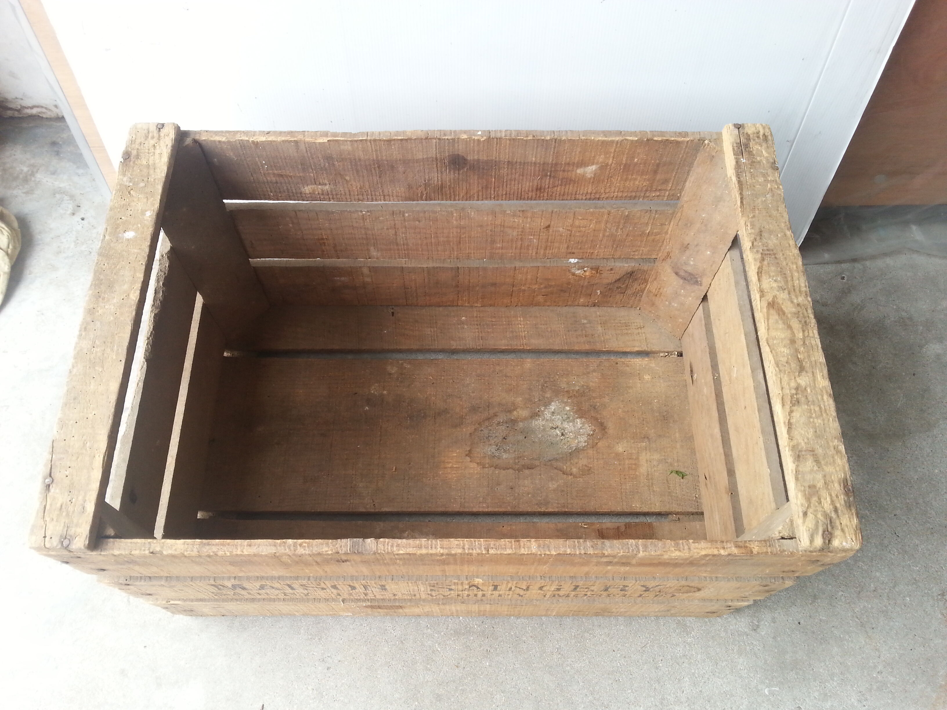 Caisse en bois vintage