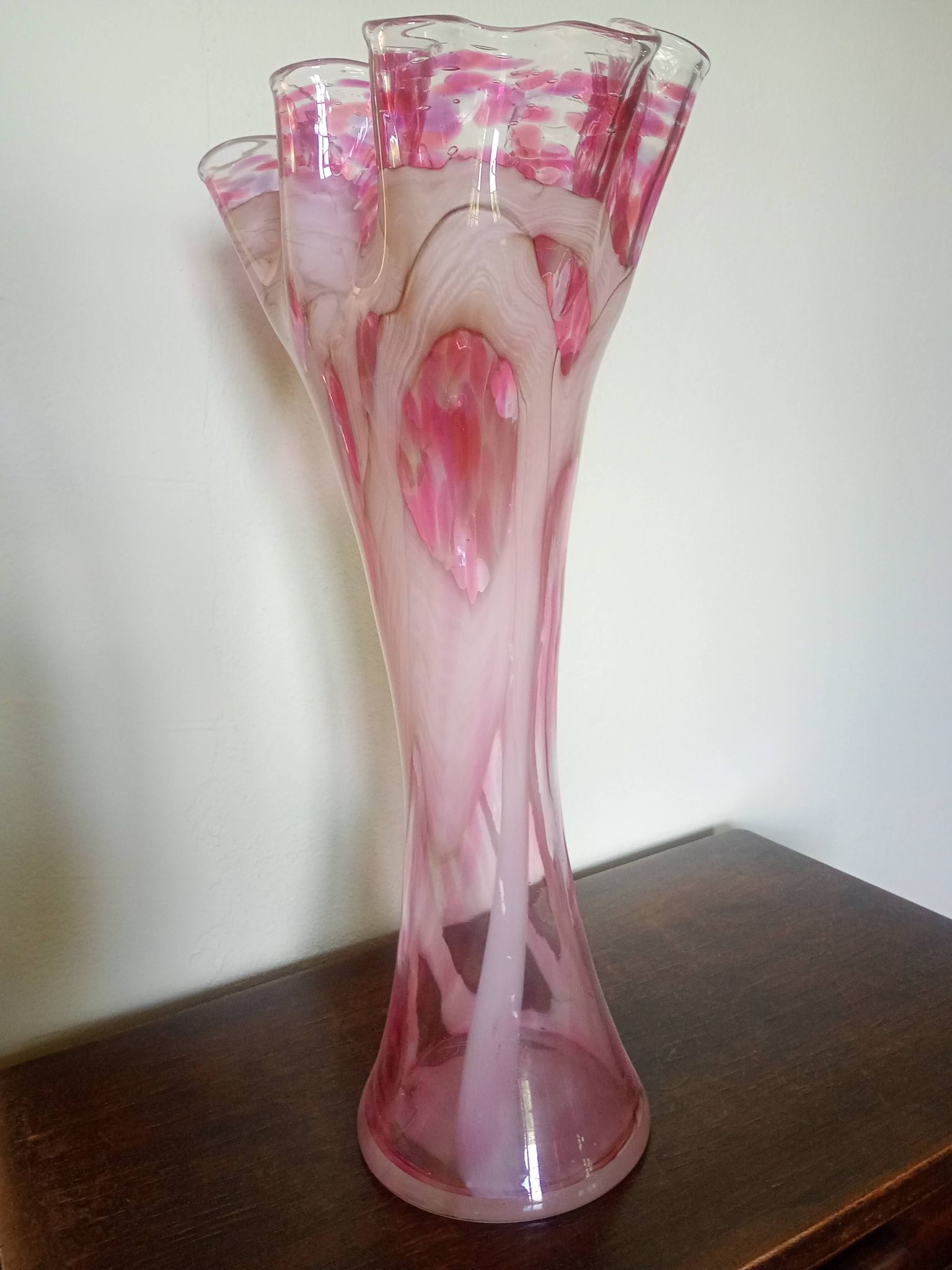 Grand vase corolle évasé 50cm - moucheté rose & blanc Design 70'