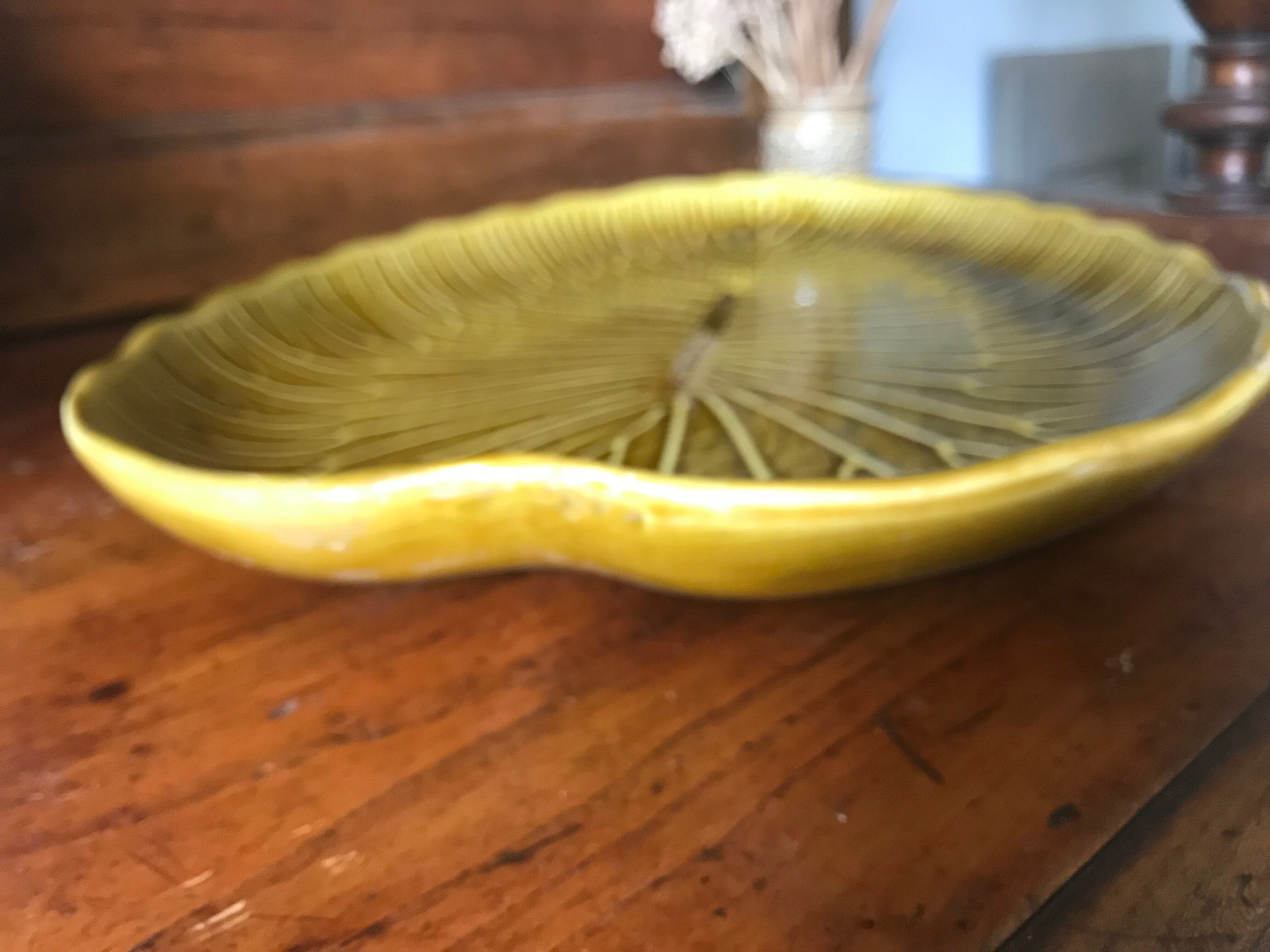 Gien leaf shape dish