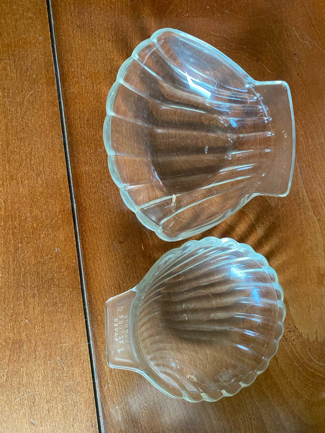 Pyrex scallop shell set