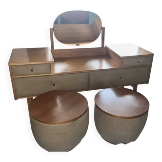 Regy Vanity and chair /coiffeuse avec fauteuils