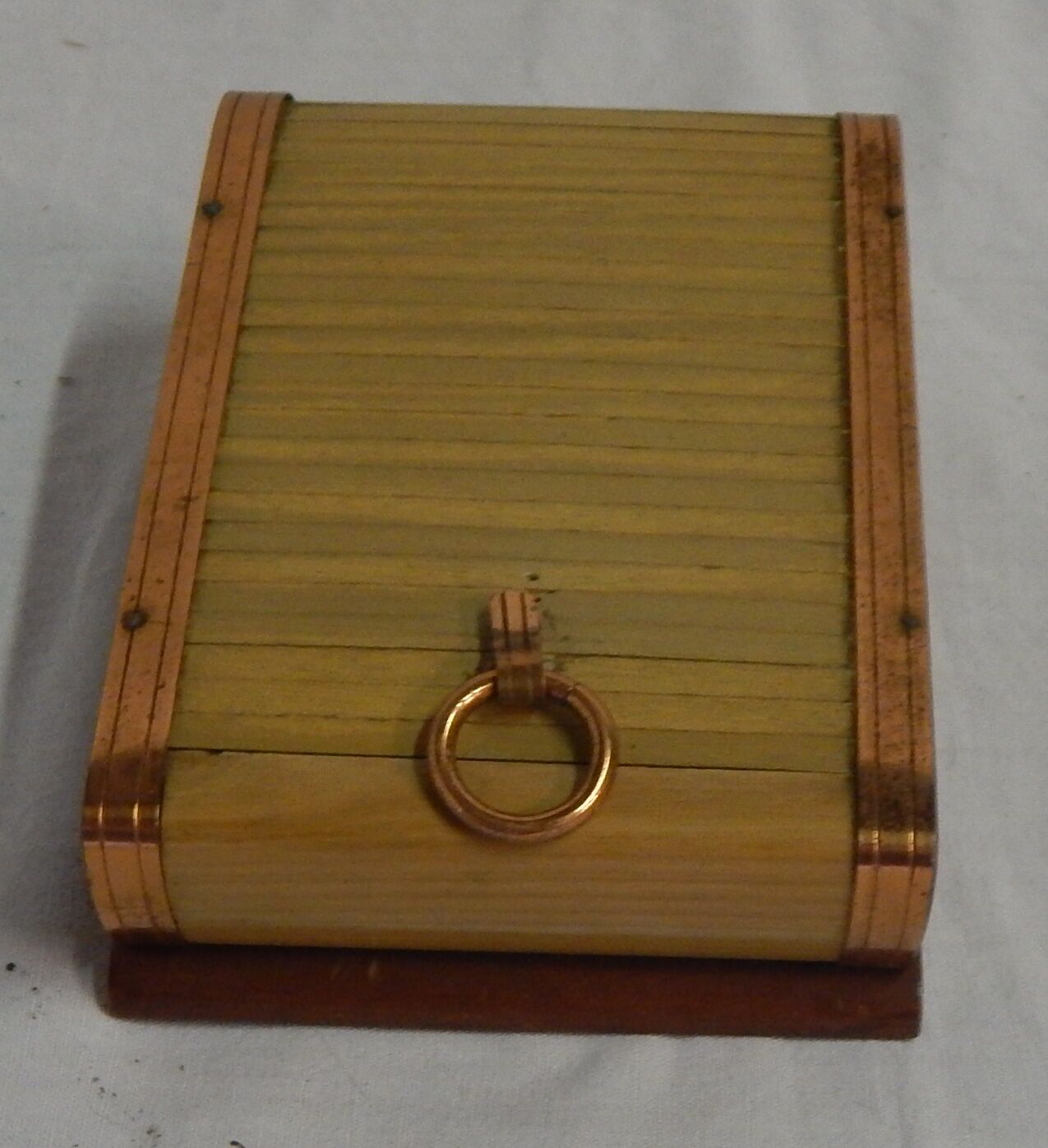 Boîte vintage en bois pour cartes et jetons