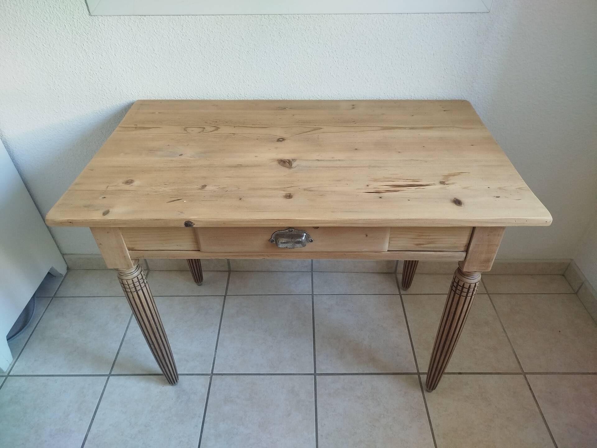 Ancienne table, bureau de ferme