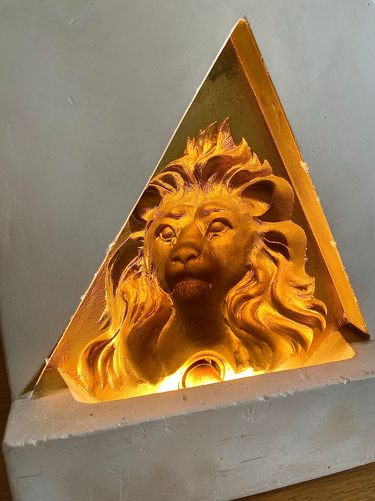 Vintage lamp Koros series lion look