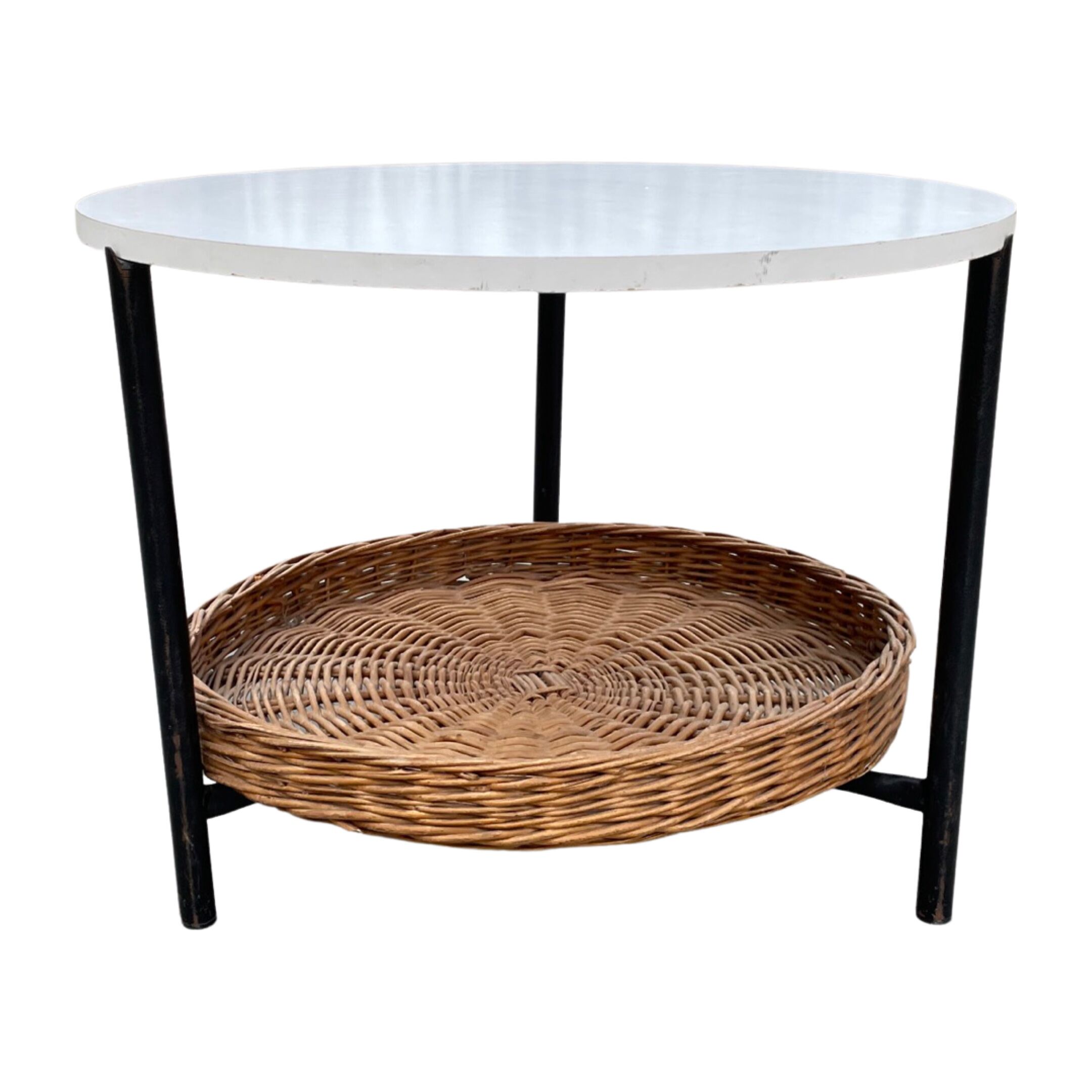Modèle compact de table basse vintage avec panier de magazine