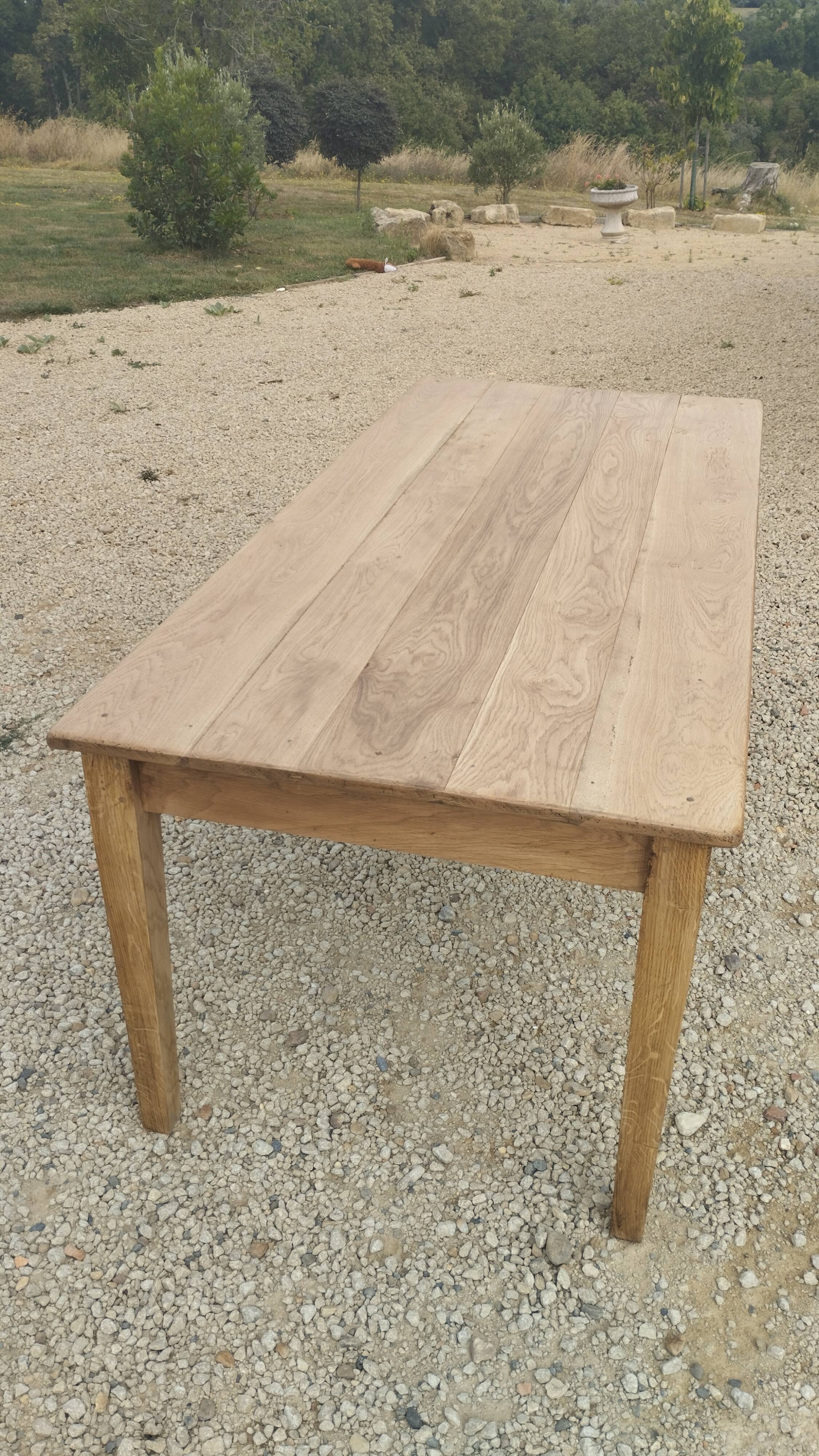 Rustic farmhouse table in solid oak with antique patina finish 200 x 90