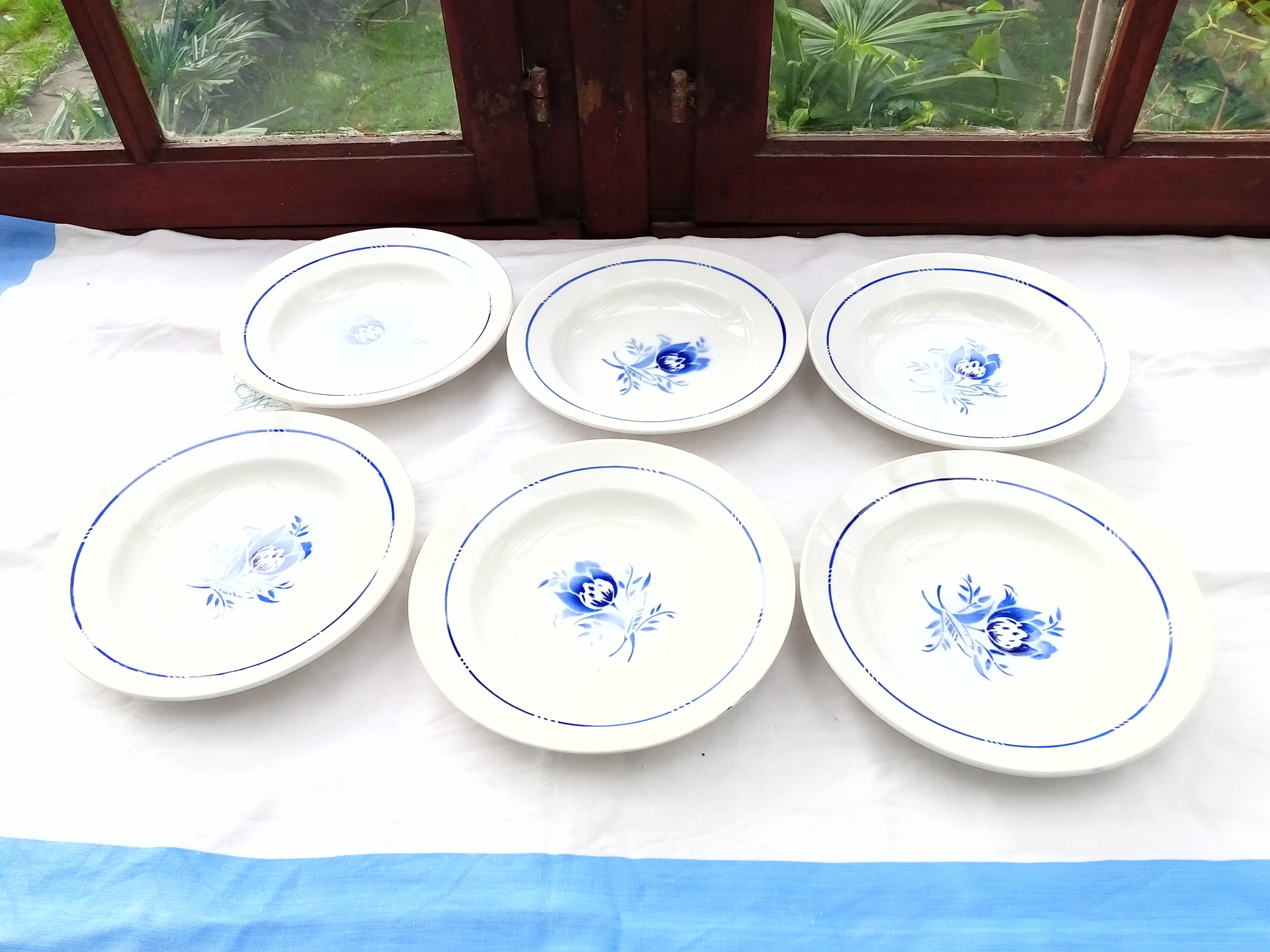 6 St Amand soup plates