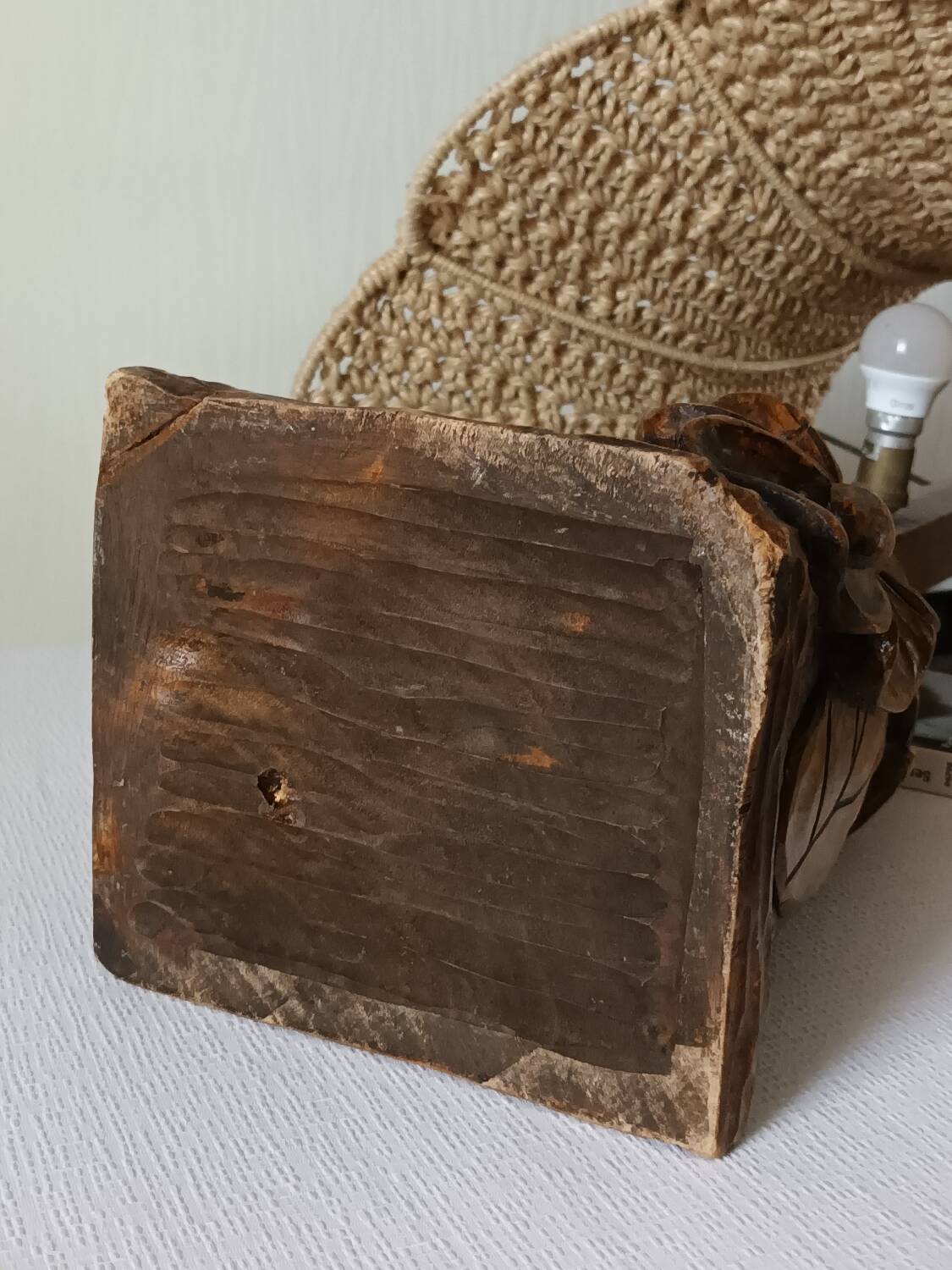 Sculpted wooden table lamp with vintage cord