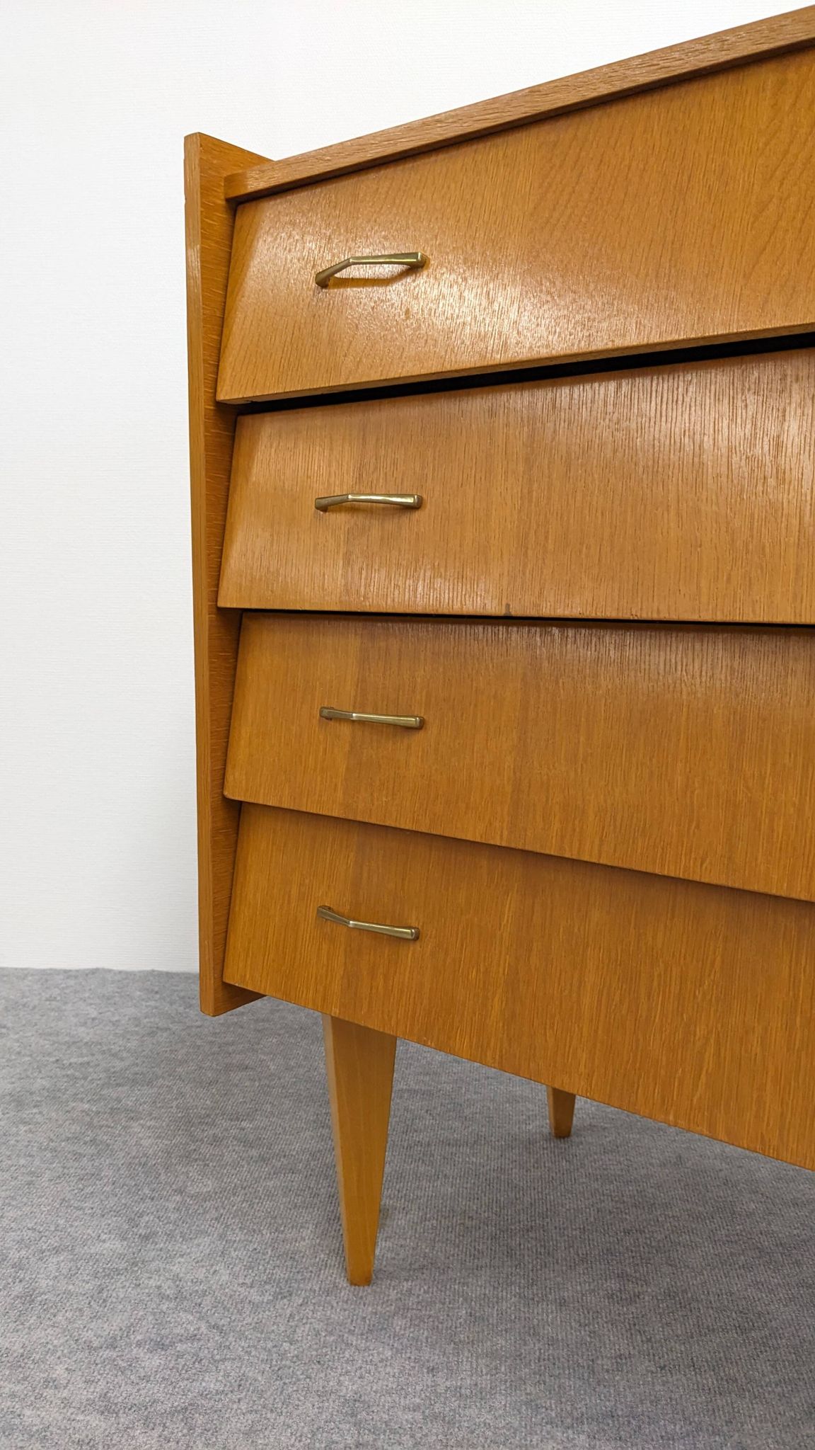 4-drawer chest of drawers in blond oak from the 50s/60s