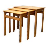 Tables gigognes en pin de style mid-century moderne d'Asko, Finlande, années 1960, ensemble de 3.
