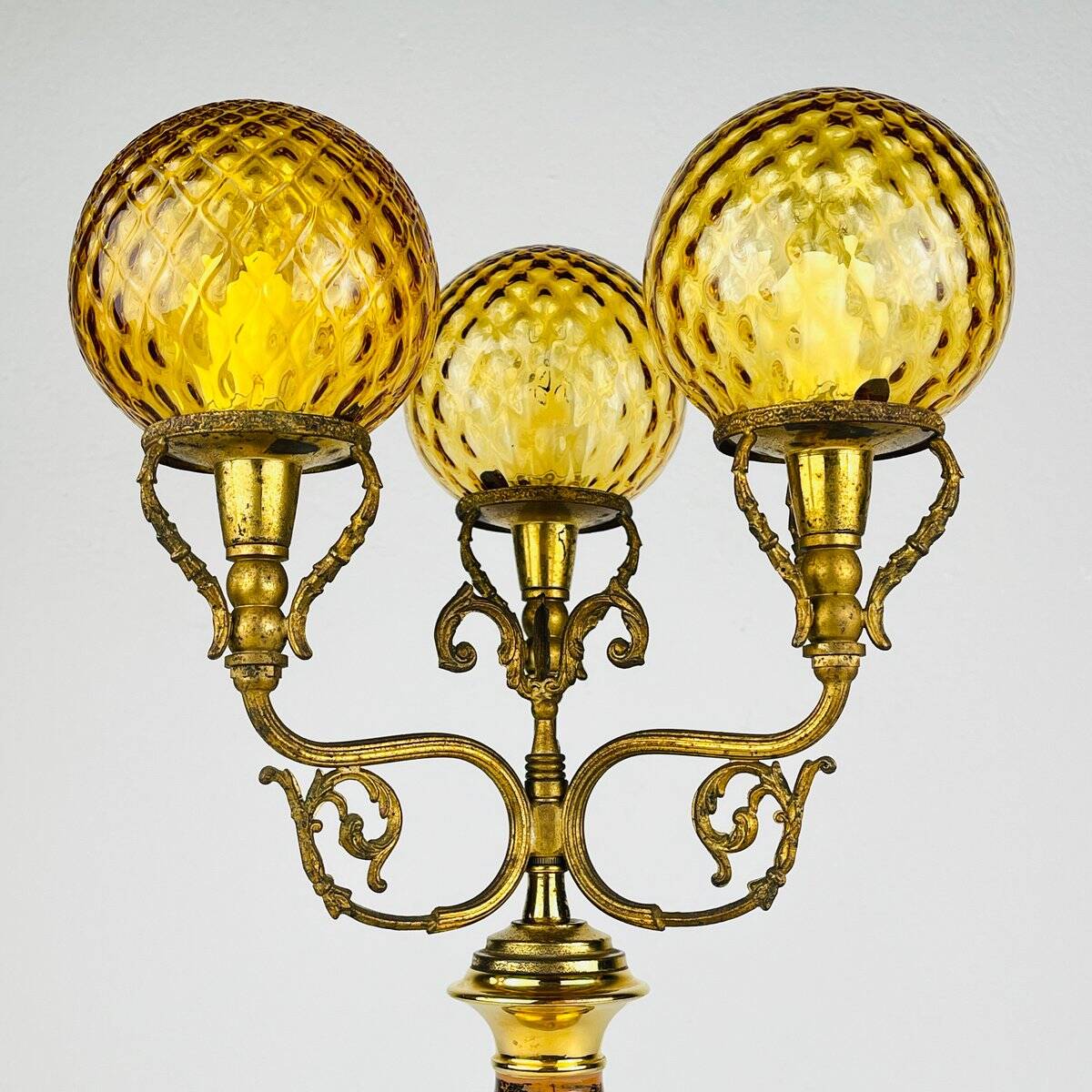 Lampe de table à 3 bras Chasse par C. Florentine, Italie, années 1950