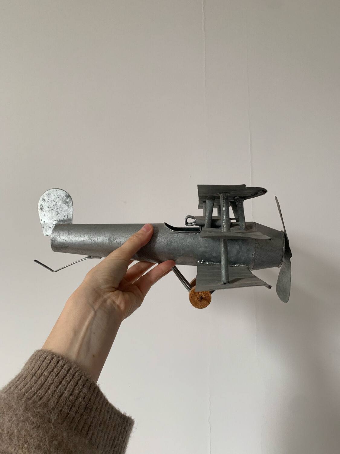 Vintage decorative metal airplane (can hang)