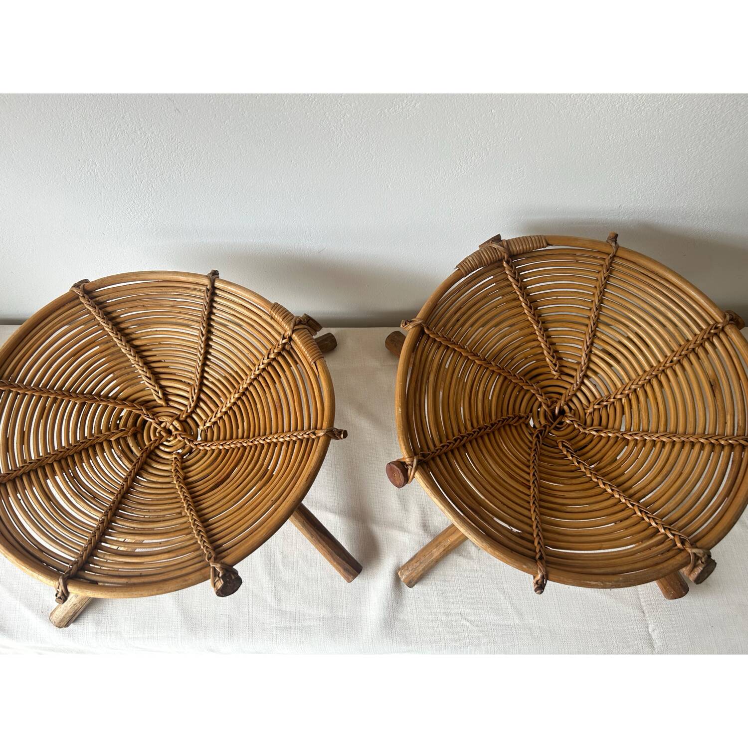 Set of 2 rattan stools