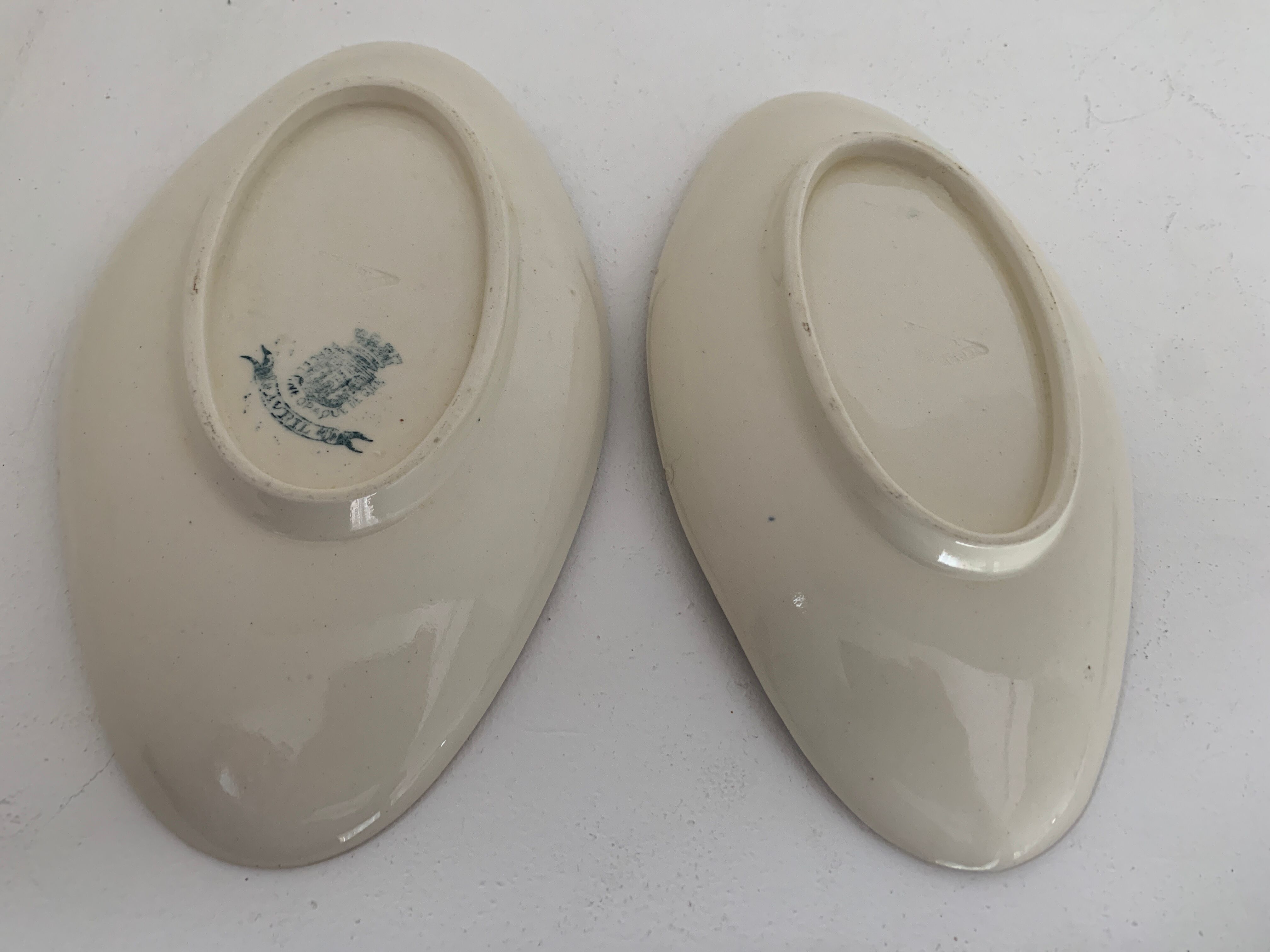 Pair of Gien opaque porcelain ravines, April model