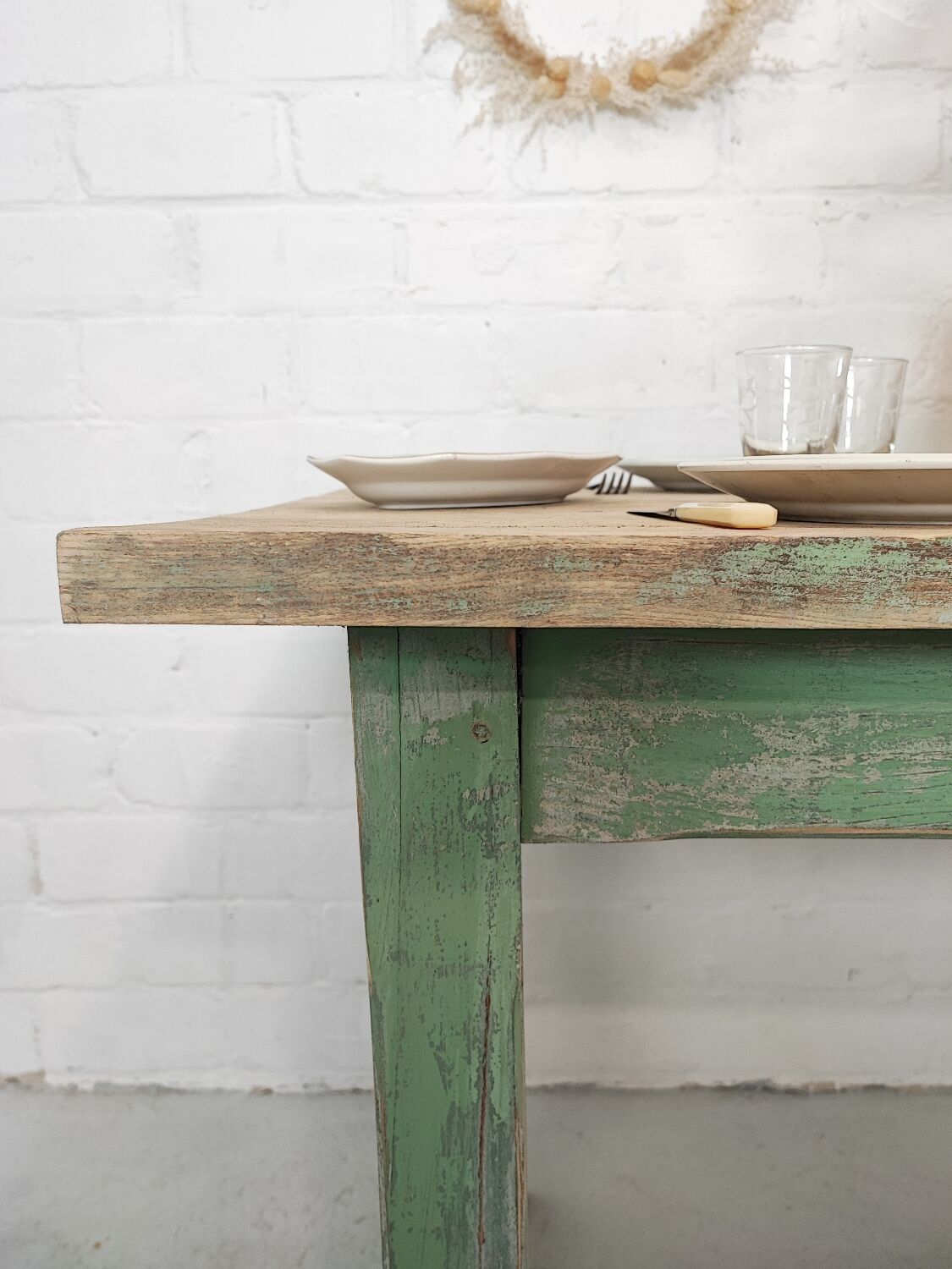 Table de ferme pieds patinés verts