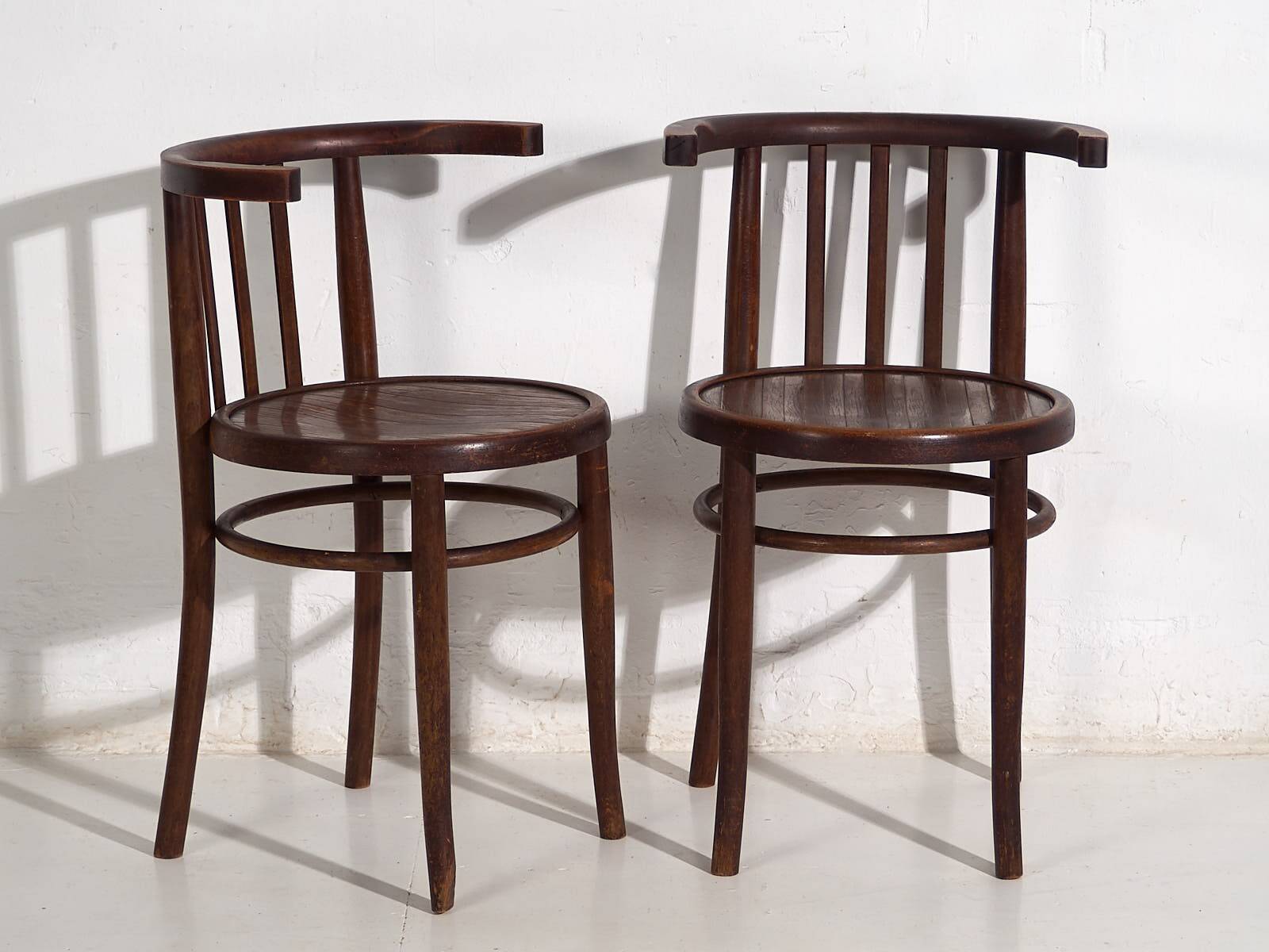 Antique bentwood chairs (circa 1920). Set of 4 pieces no. 2