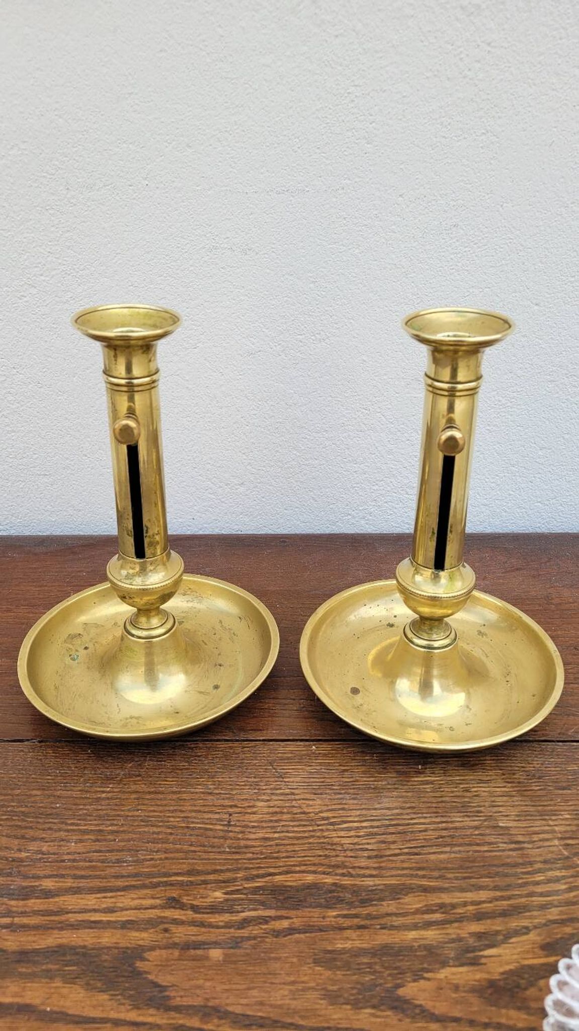 Paire de Bougeoirs Louis Philippe en laiton 1900s