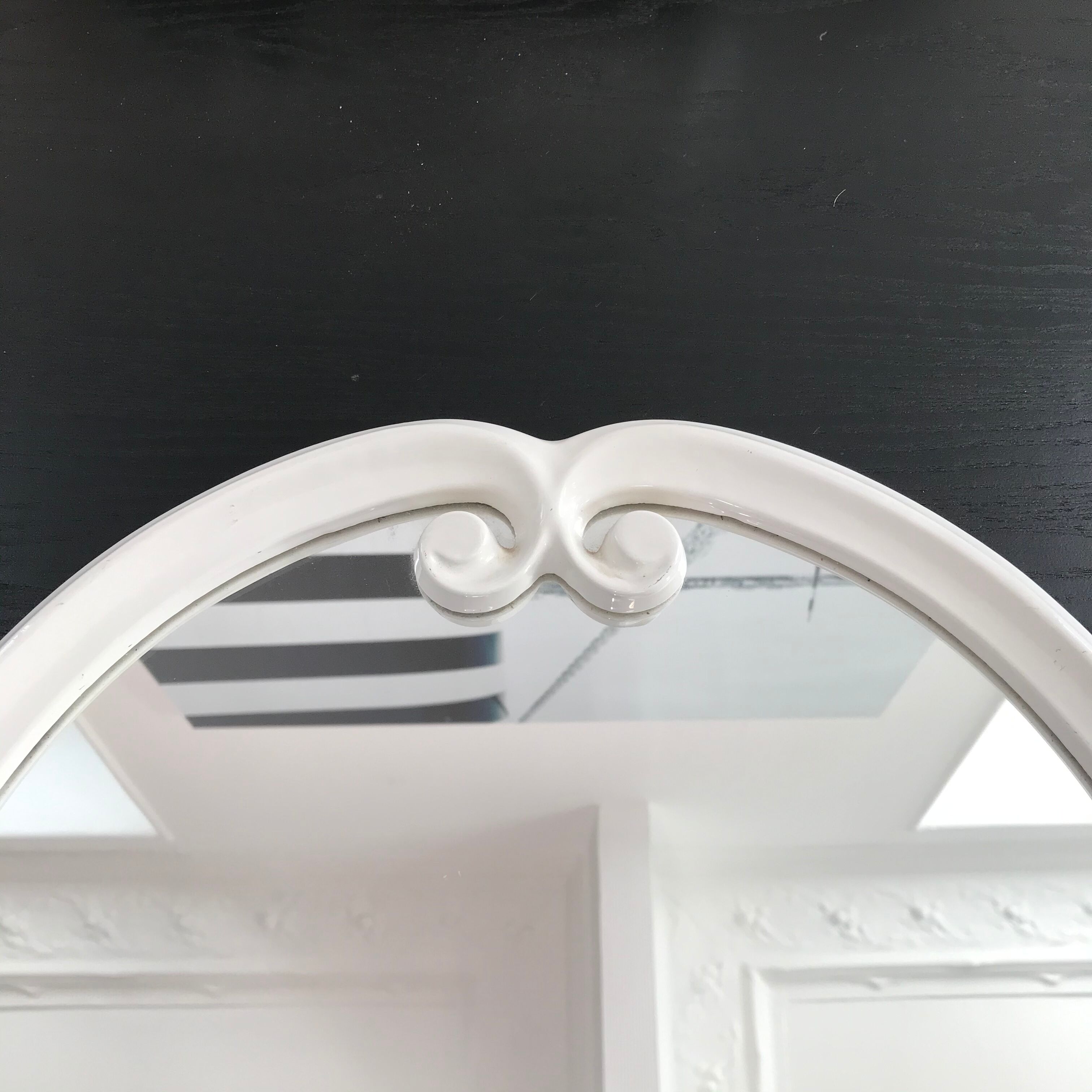 White metal oval mirror 49x39cm