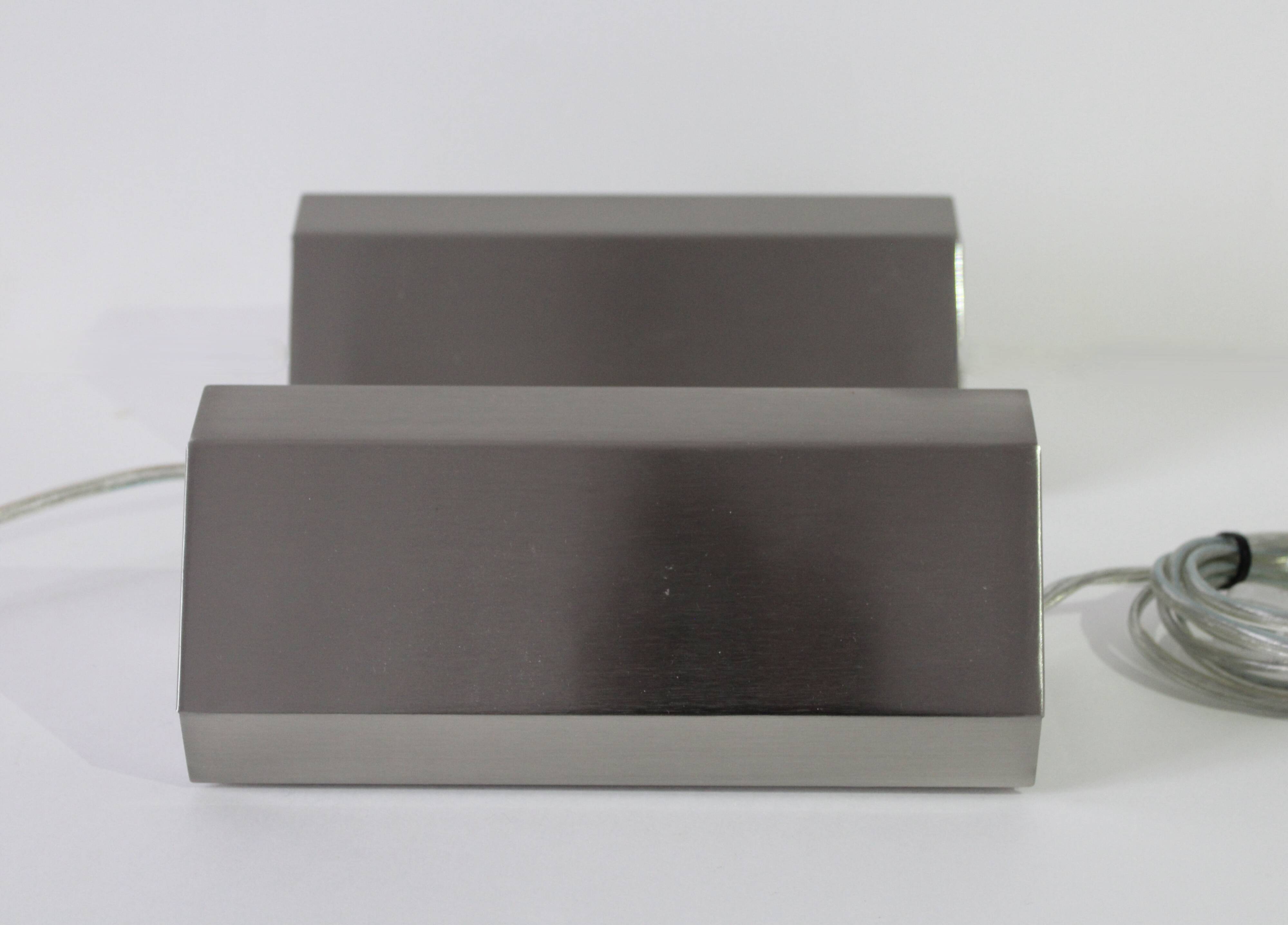 Pair of wall lights with adjustable shutters in brushed aluminum