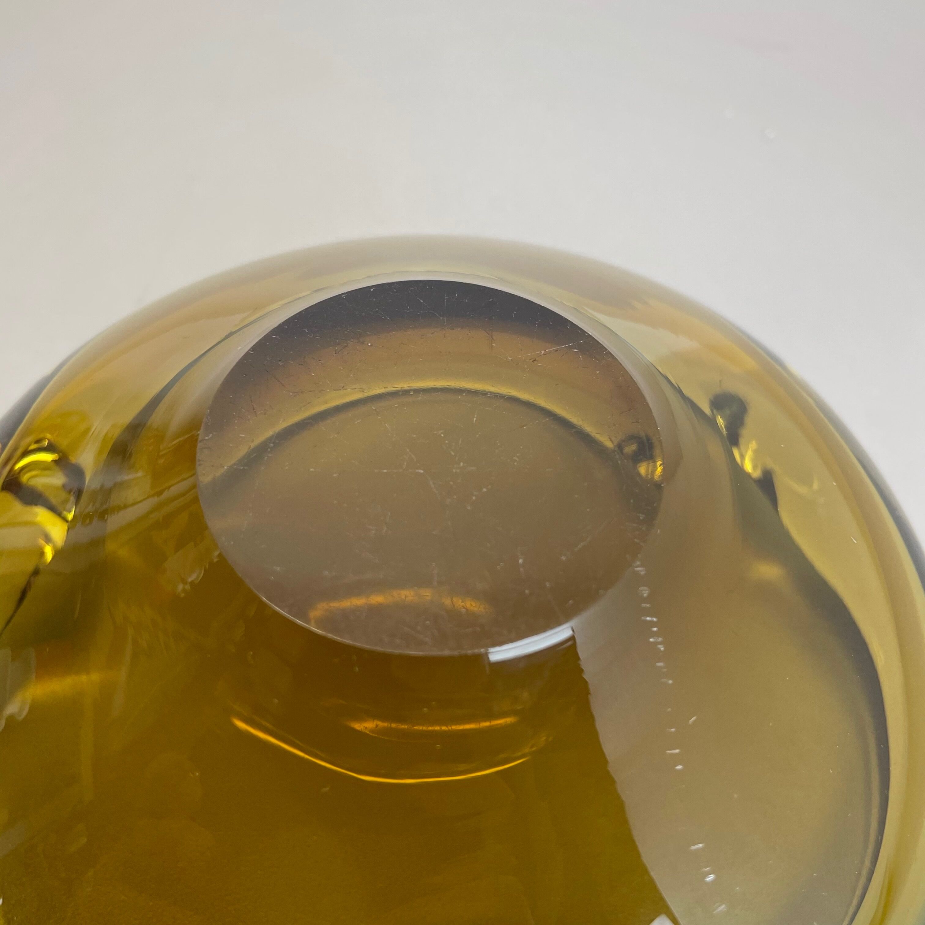 Large Murano Glass "Ochre" 1,1Kg Bowl Shell Ashtray Murano, Italy, 1970s