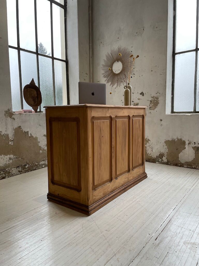 Pine shopping counter