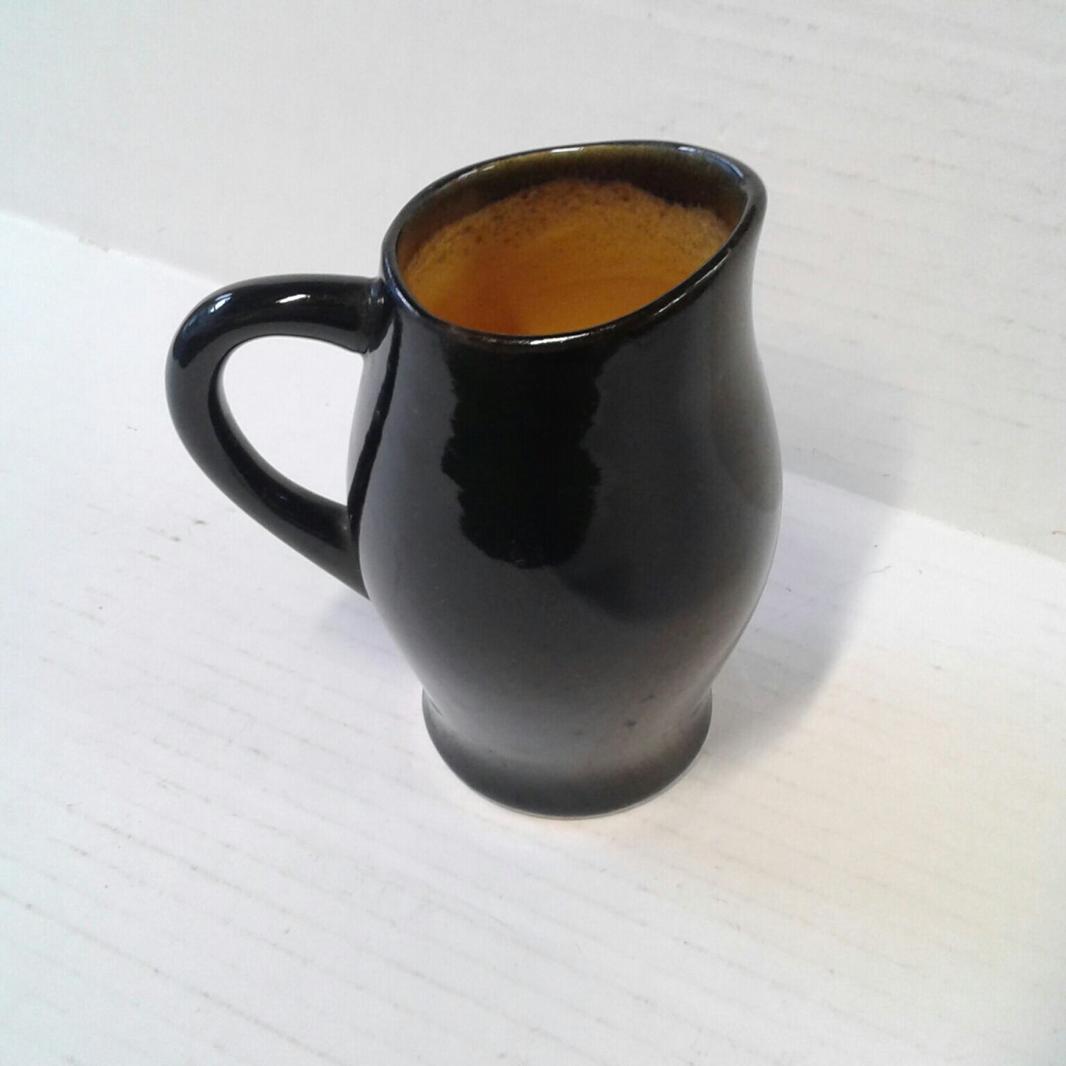 Pitcher faience Keraluc Quimper vintage