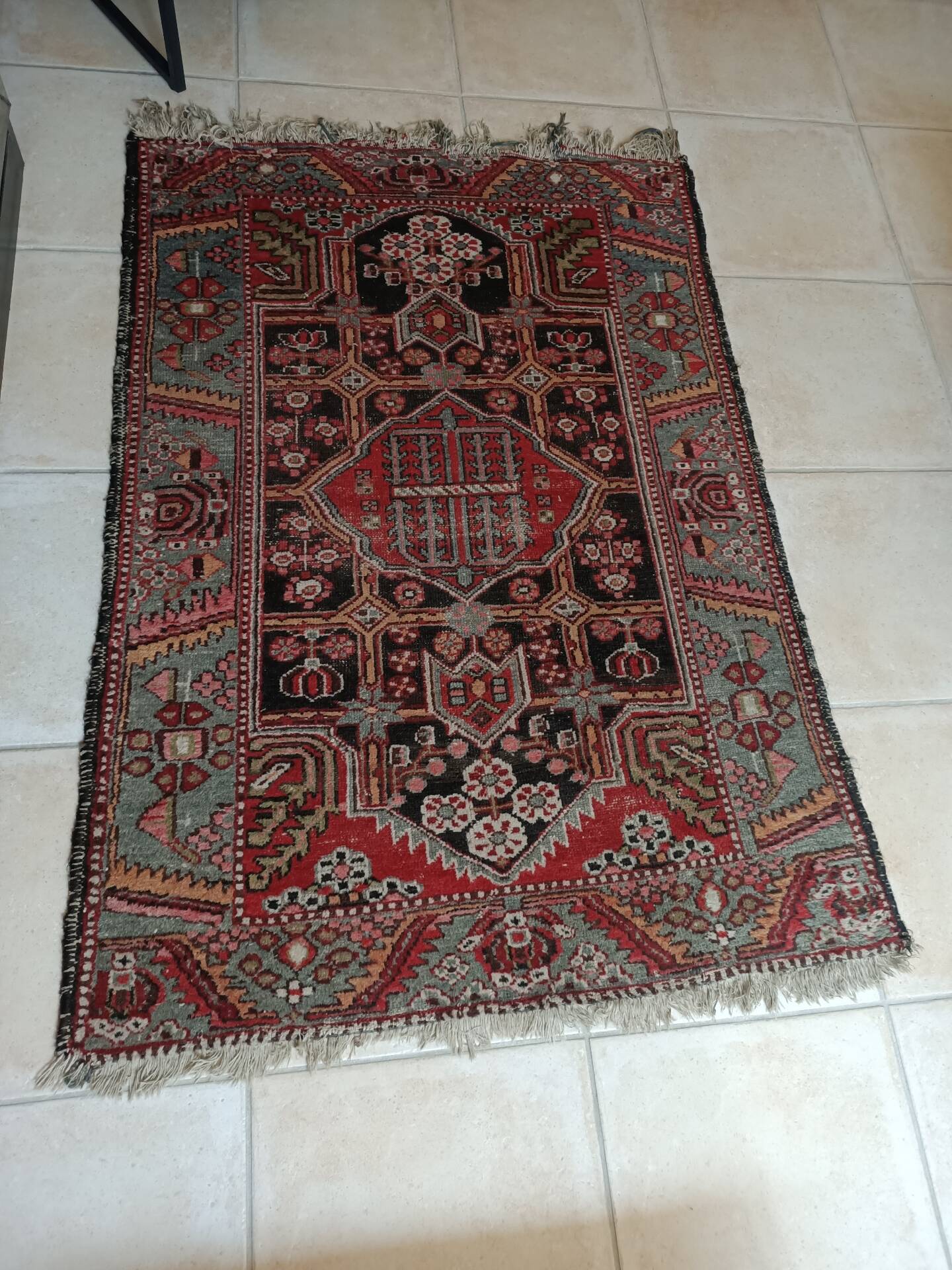 Antique Heriz rug 105 x 160 handmade