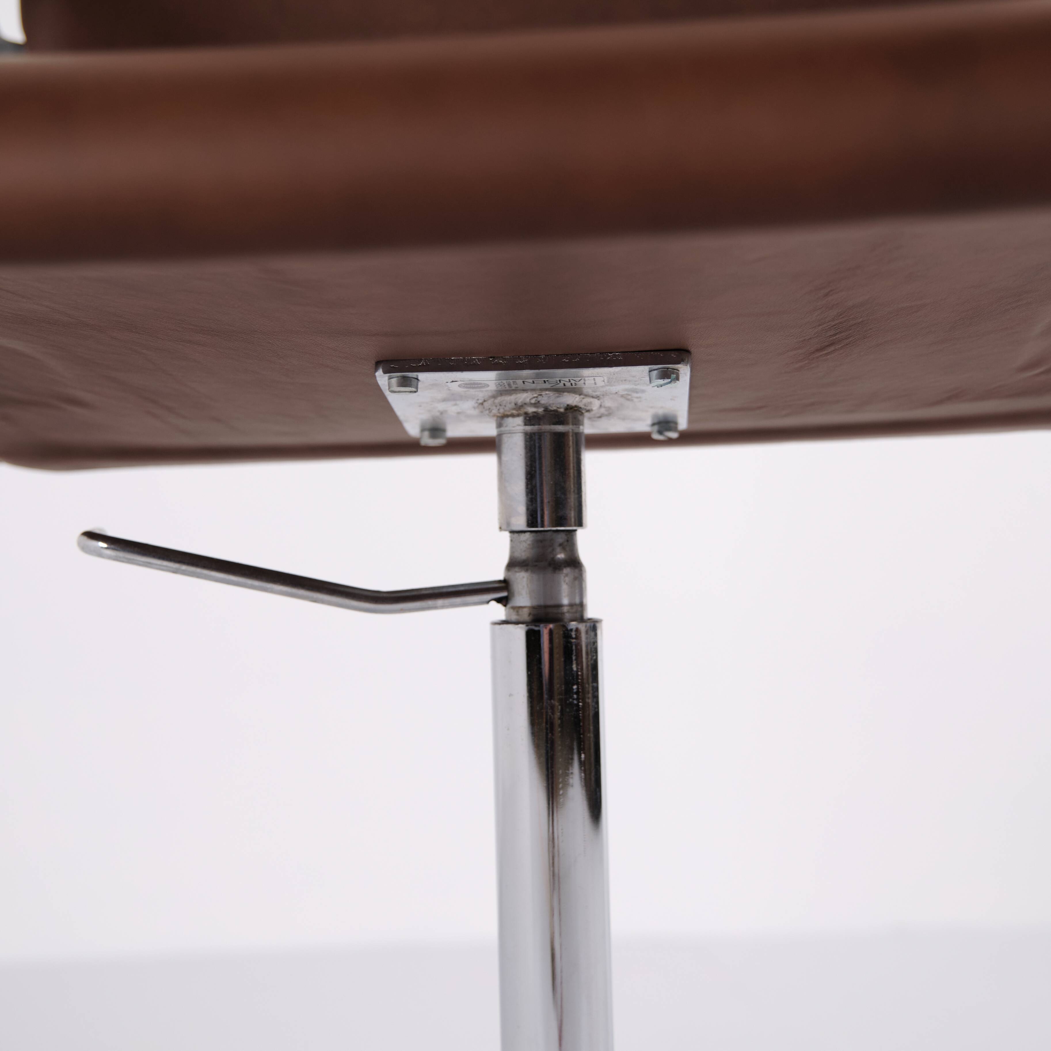 Oxford classic office chair - model 3291 - brown leather - Arne Jacobsen - Fritz Hansen