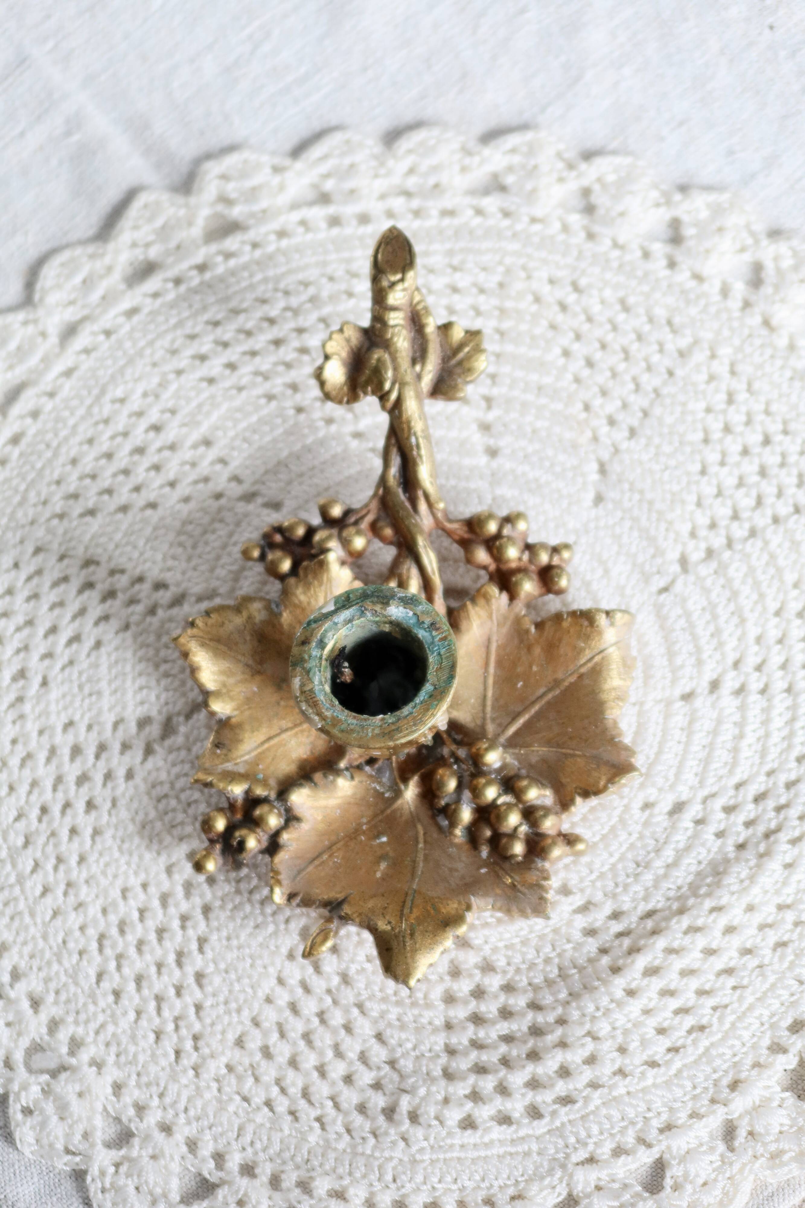 Vintage brass cellar rat – Vine leaf and grape cluster decor