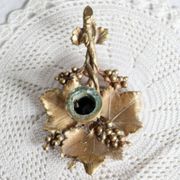 Vintage brass cellar rat – Vine leaf and grape cluster decor