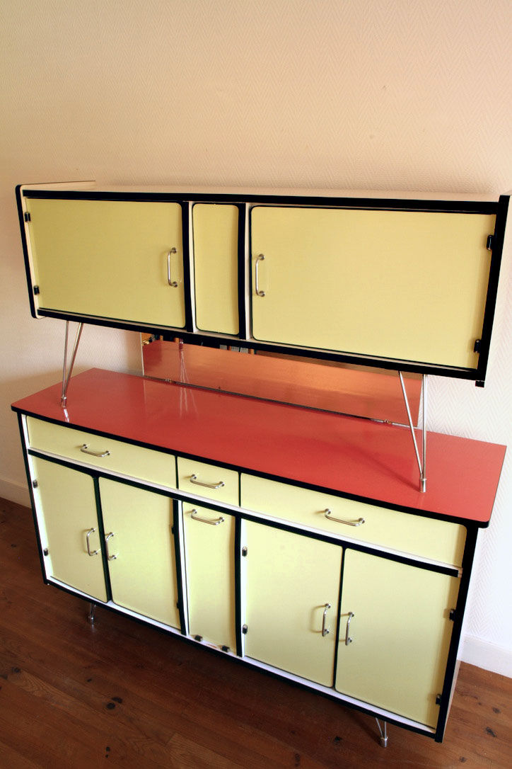 Vintage rockabilly buffet in Formica Eiffel structure.