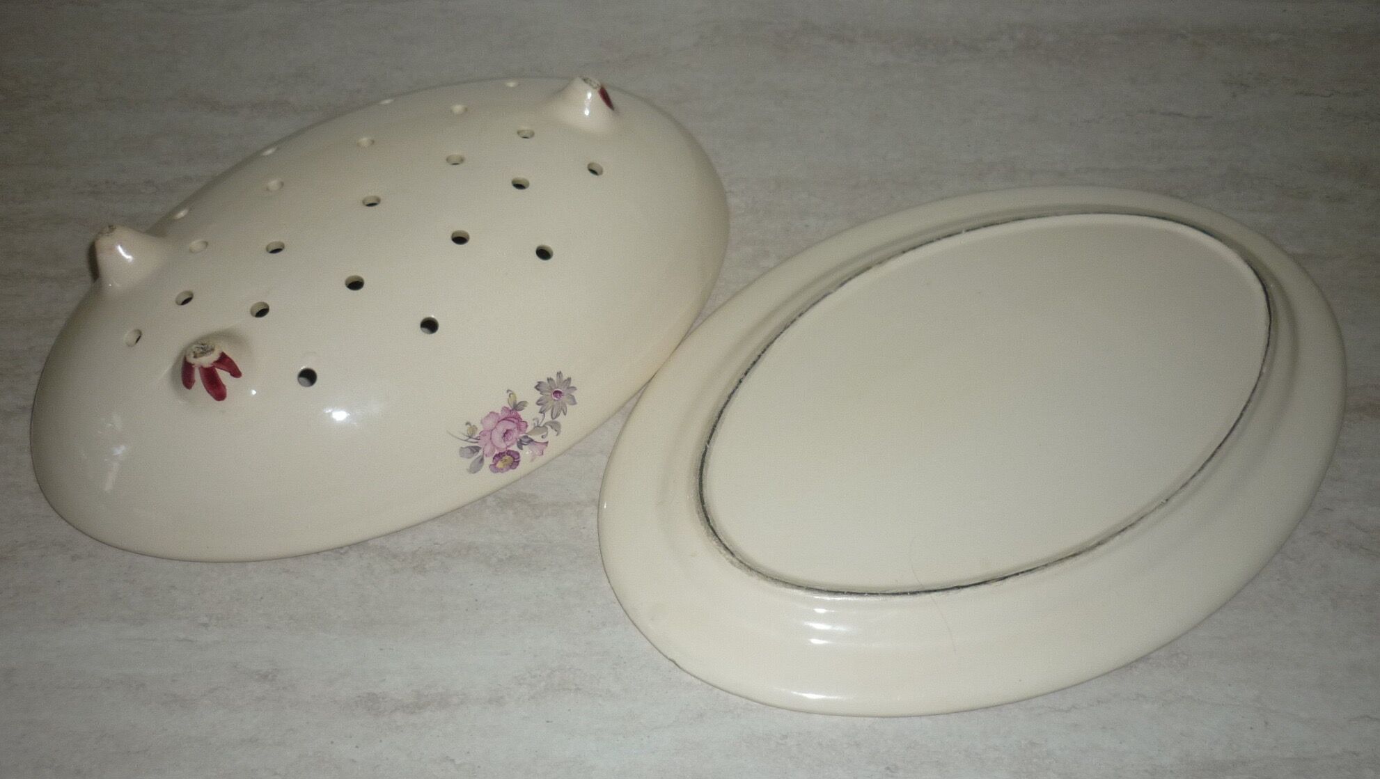 Asparagus drainer on tray