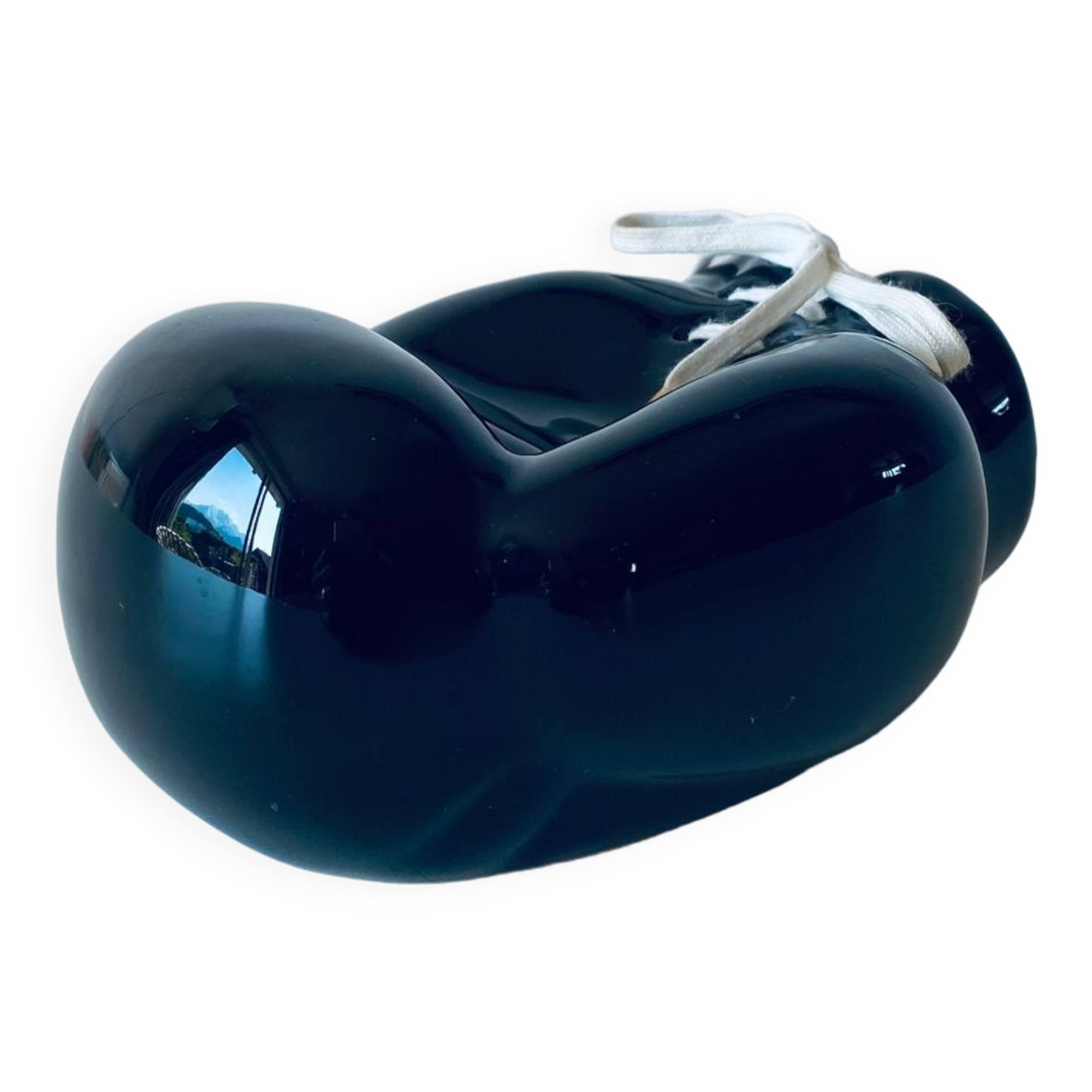 Empty pocket ceramic boxing glove