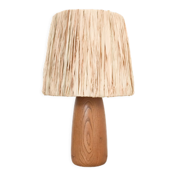 Table lamp in wood and raffia
