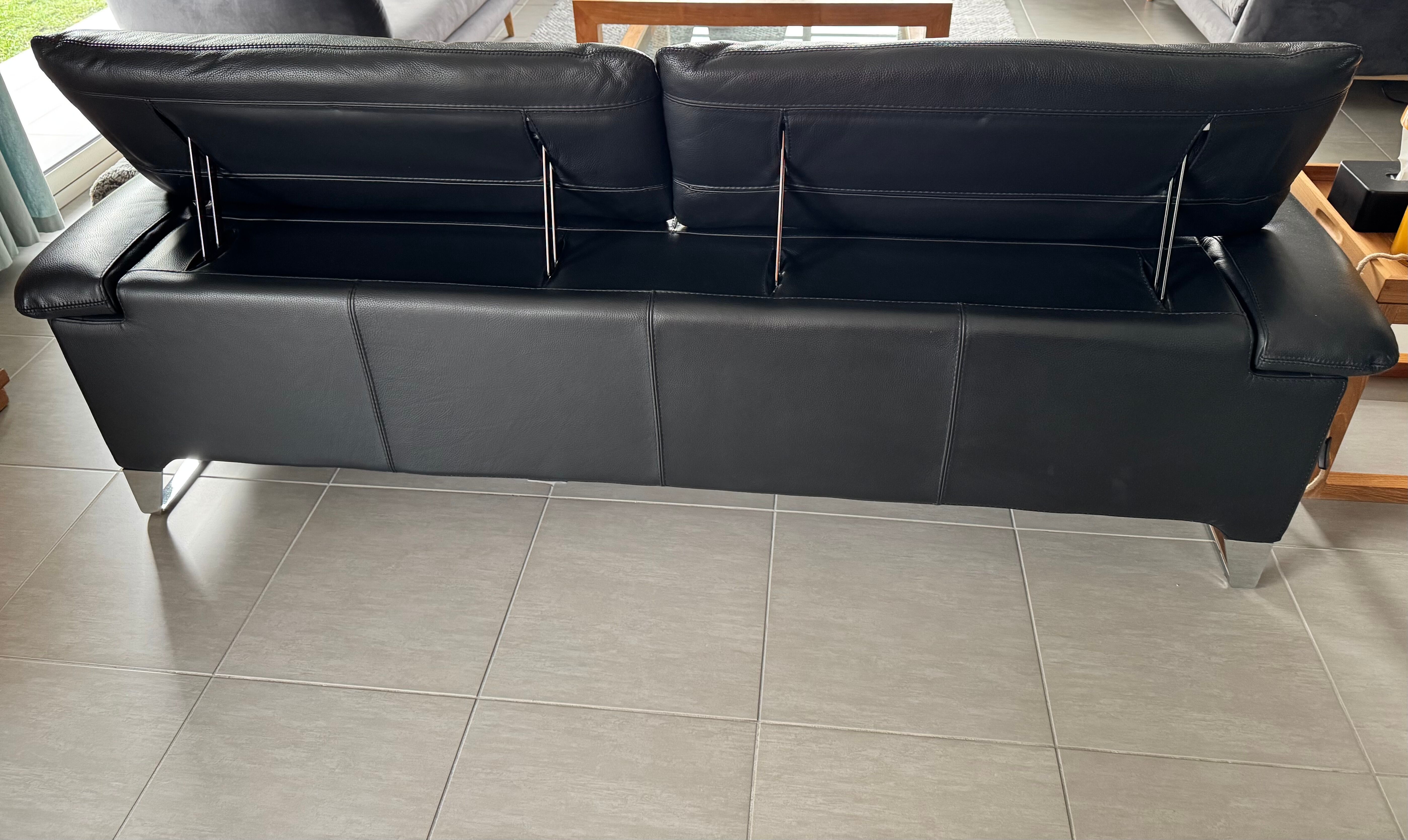 Two-seater black leather sofa Roche Bobois